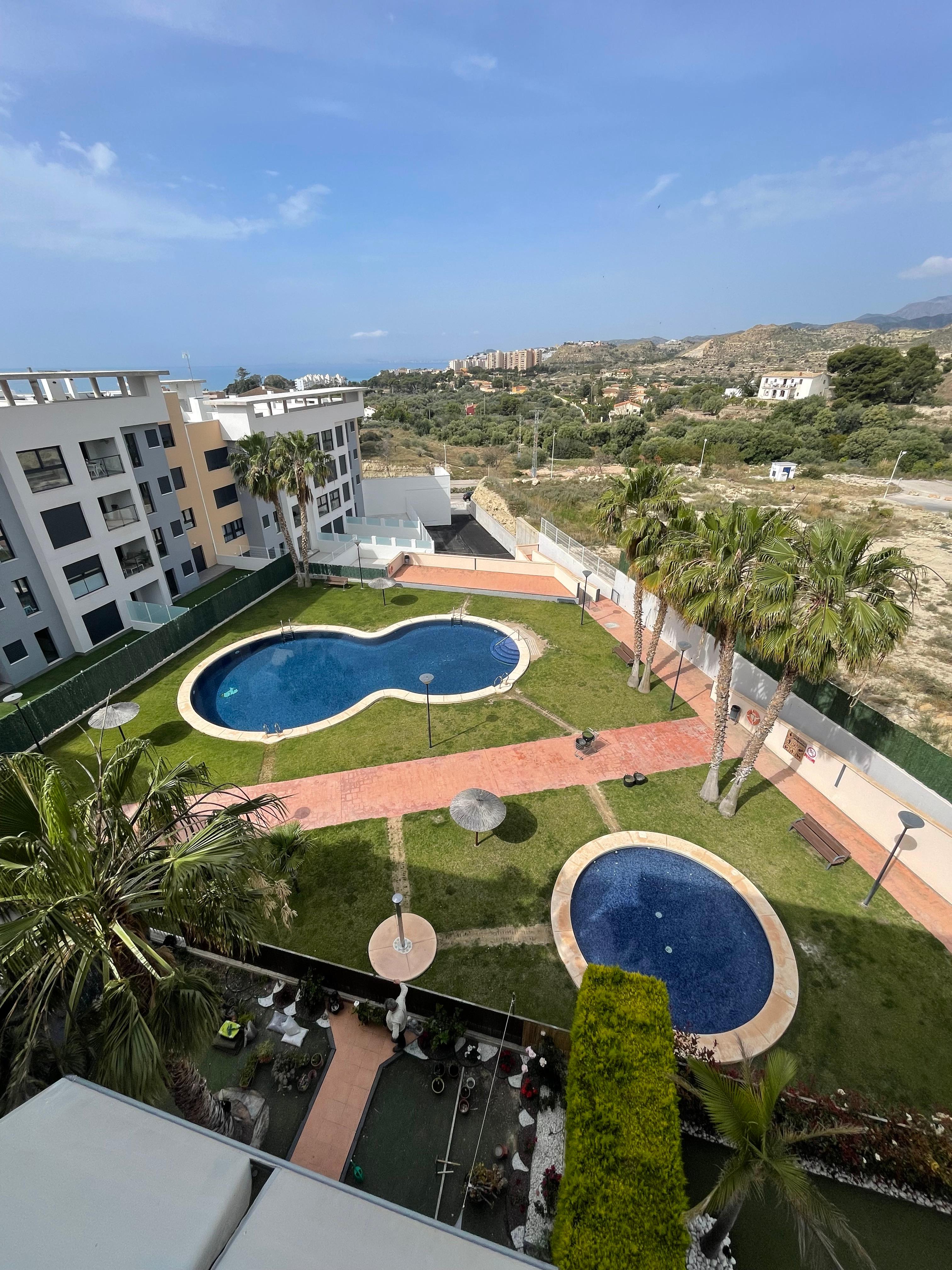 Piso en Venta en Carrer Benimantell - 24