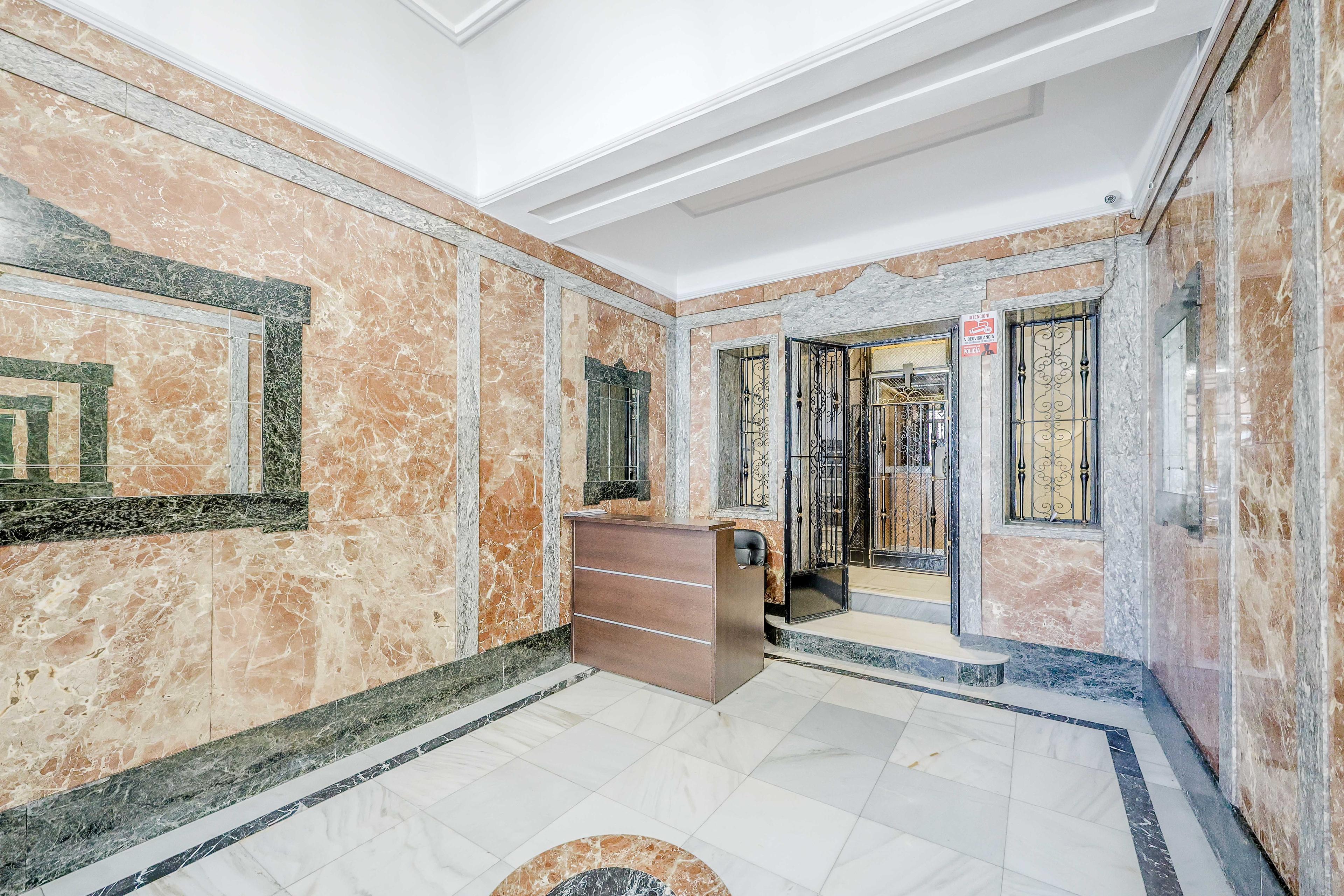 Piso en Venta en C. de Isaac Peral - 37
