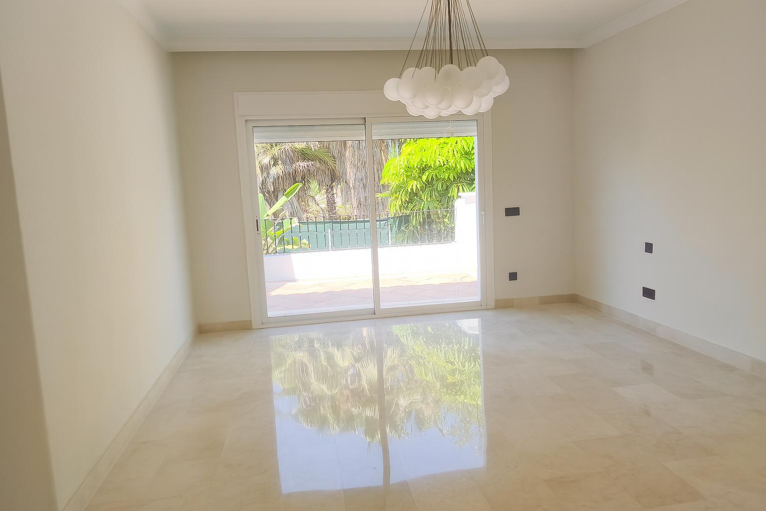 Piso en Venta en Calle Lago de los Cisnes - 13