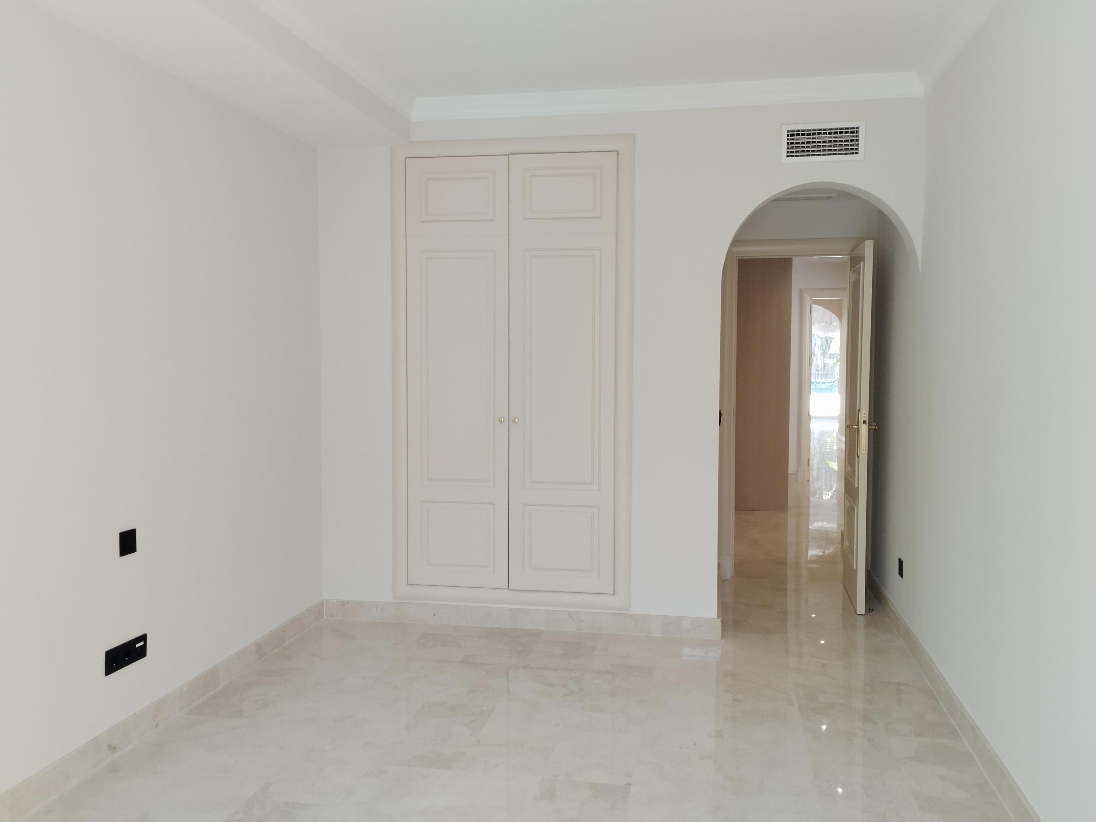 Piso en Venta en Calle Lago de los Cisnes - 23