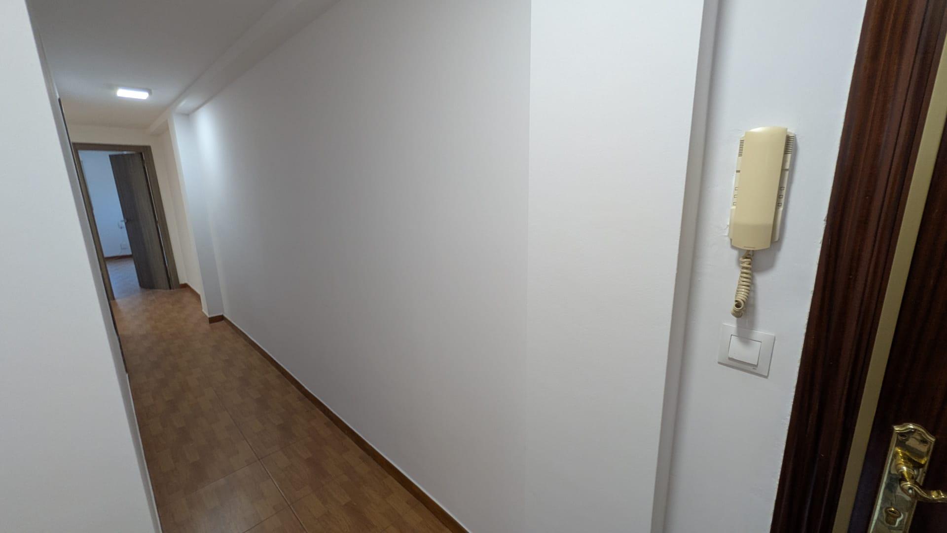 Piso en Venta en Carrer de Montealegre - 7