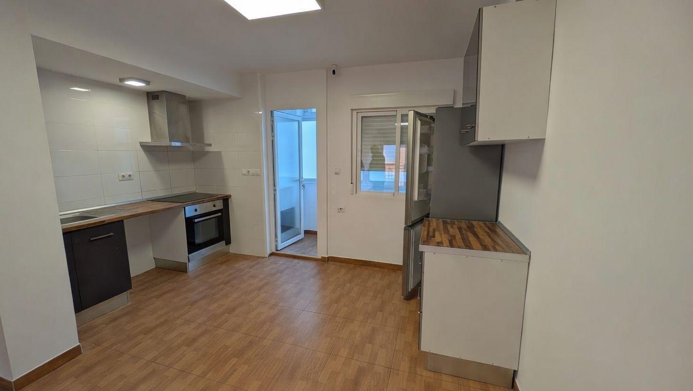 Piso en Venta en Carrer de Montealegre - 2