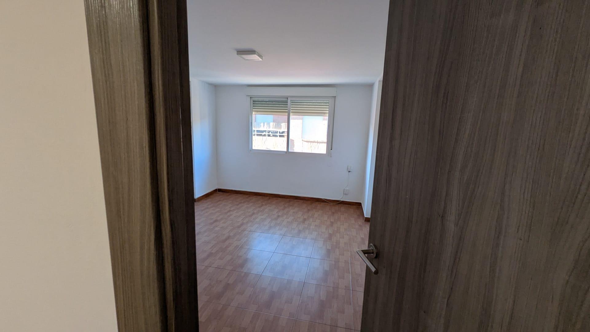 Piso en Venta en Carrer de Montealegre - 19