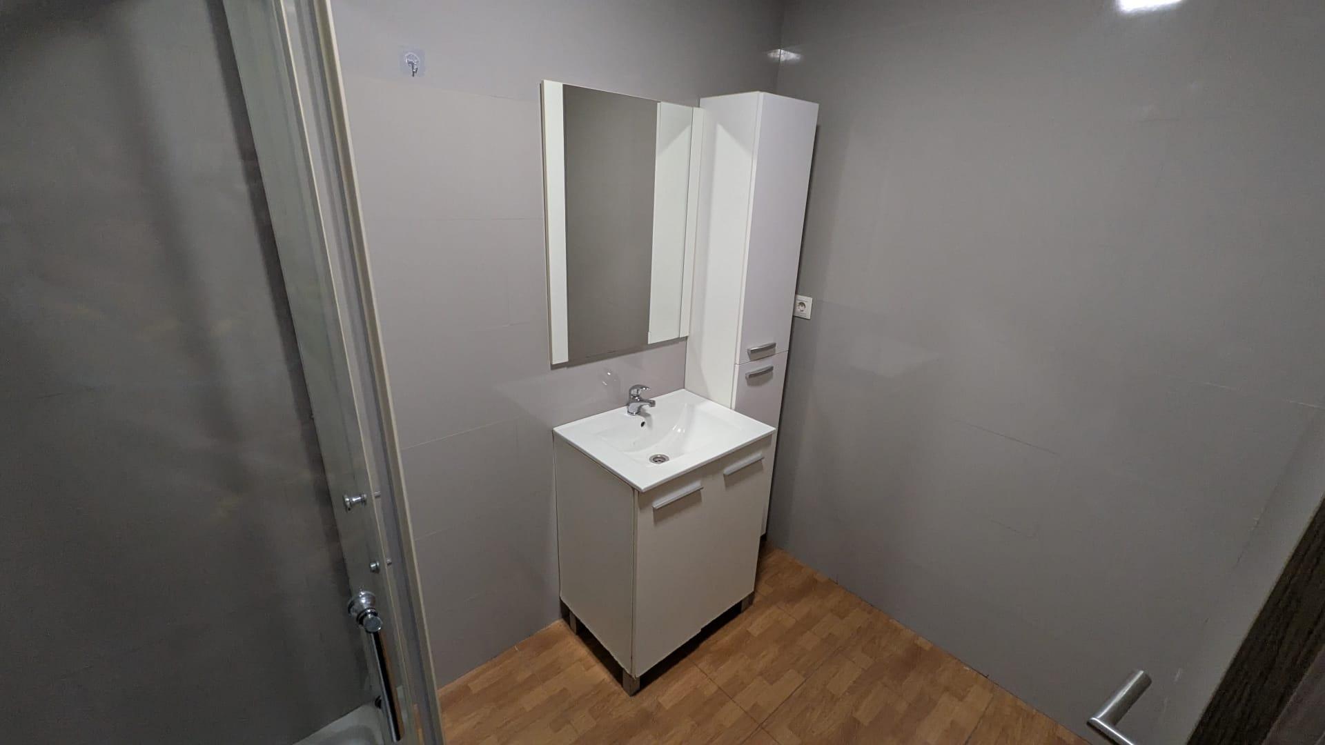 Piso en Venta en Carrer de Montealegre - 14