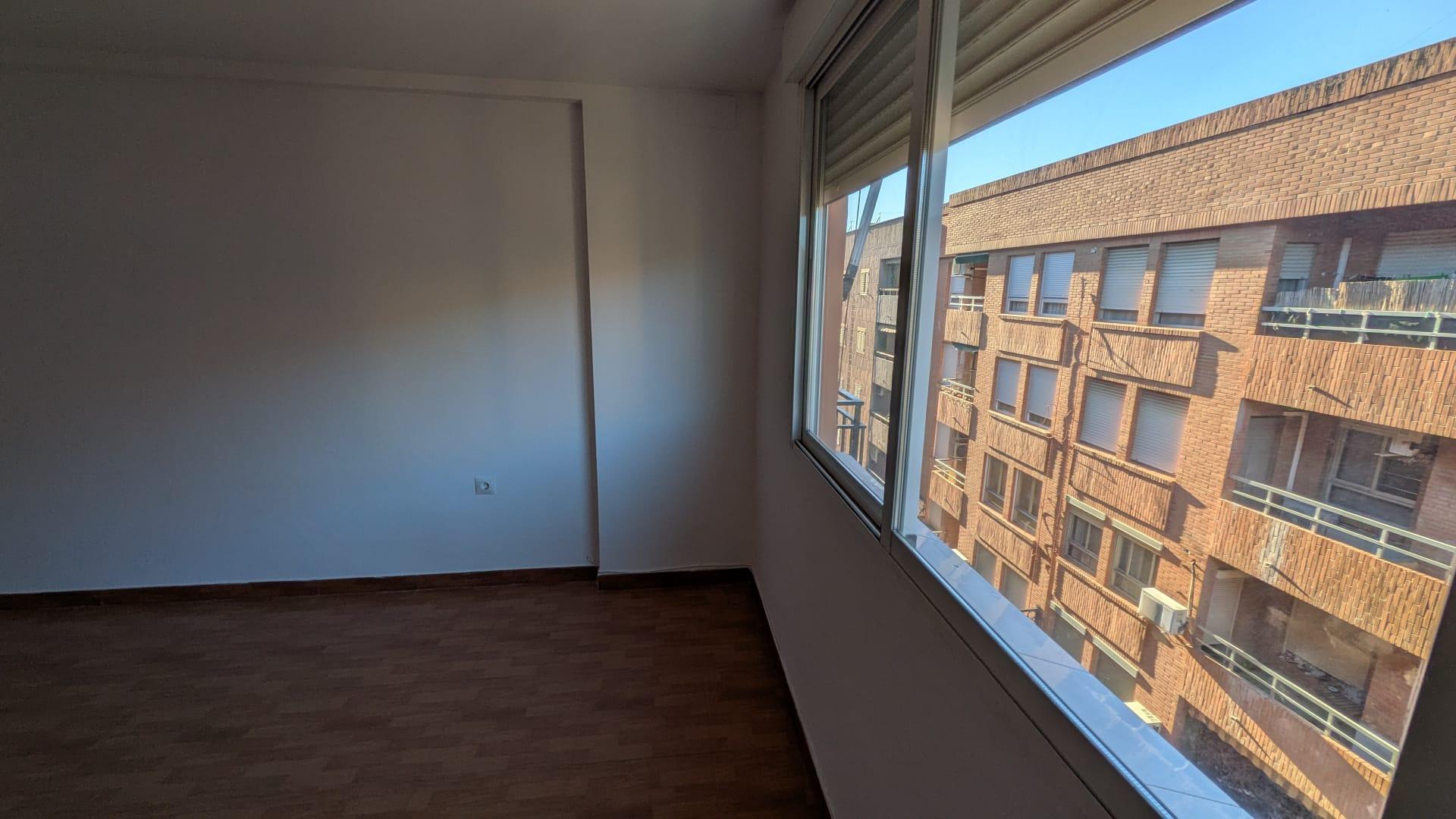 Piso en Venta en Carrer de Montealegre - 18