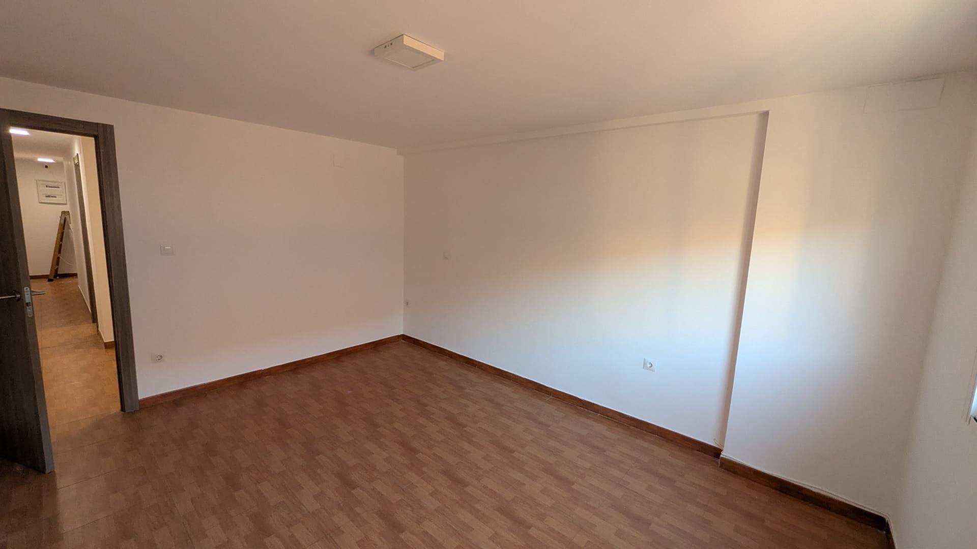 Piso en Venta en Carrer de Montealegre - 21