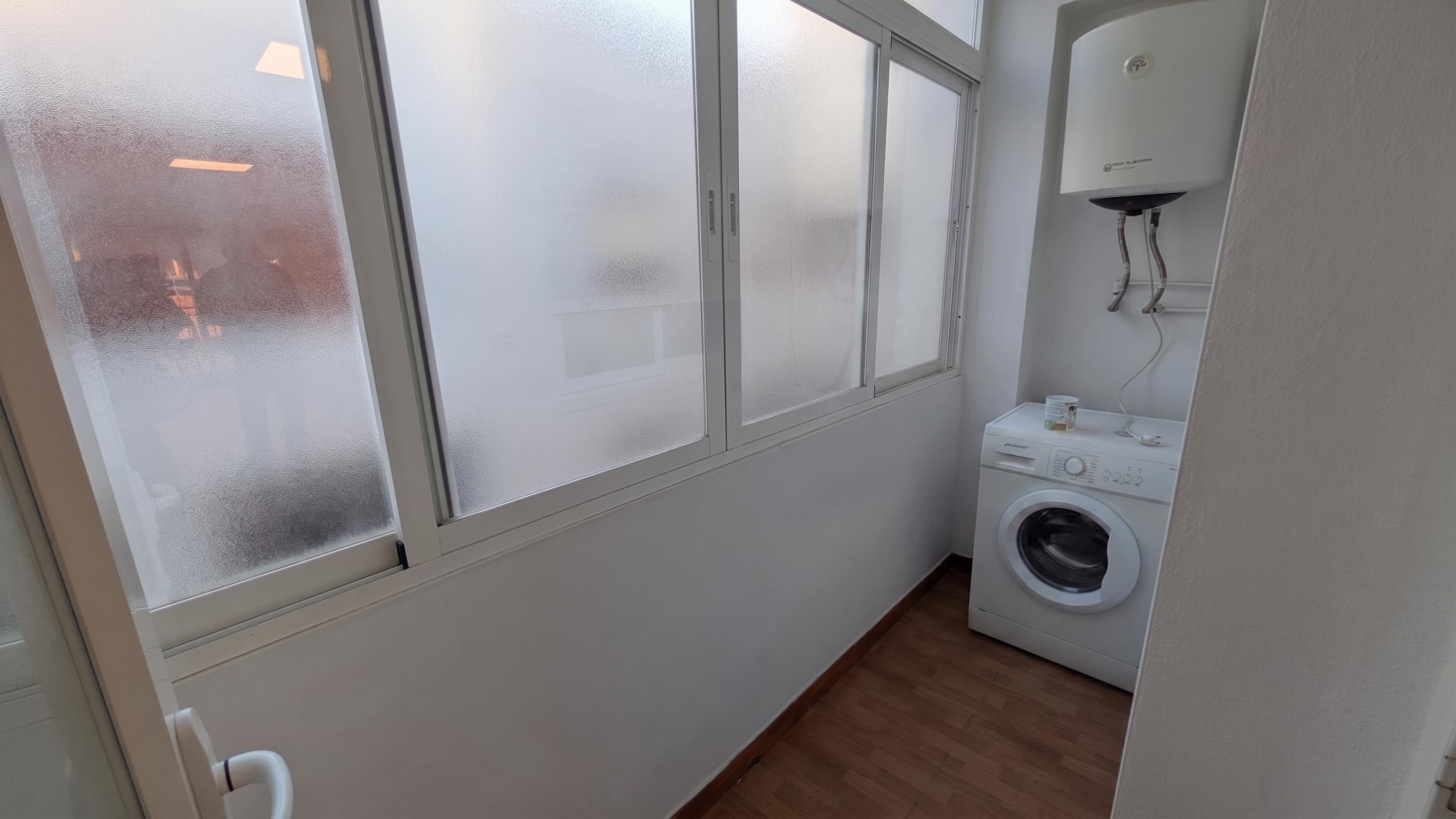 Piso en Venta en Carrer de Montealegre - 16