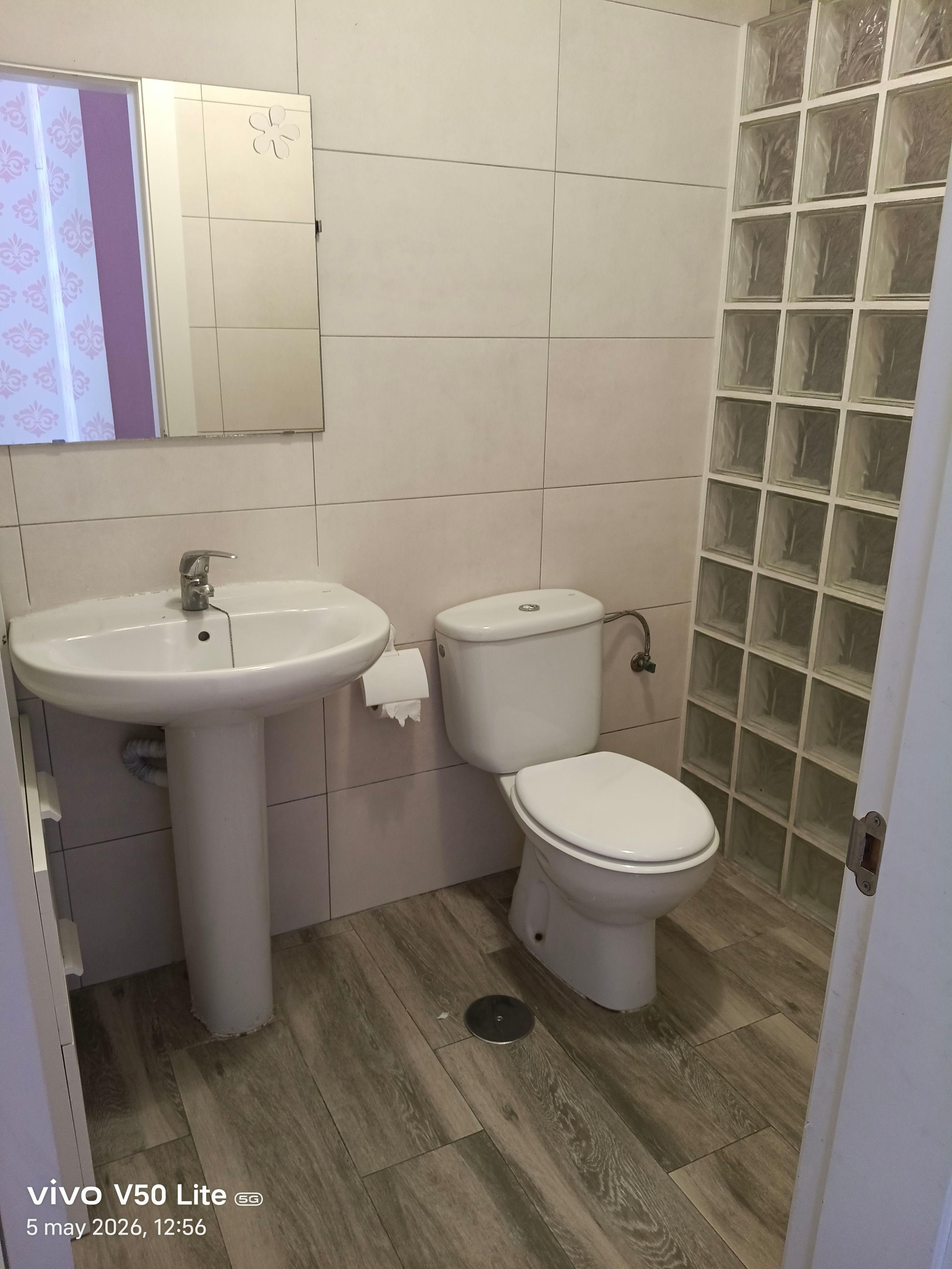 Local comercial en Venta -Calle Casas Nuevas - 8