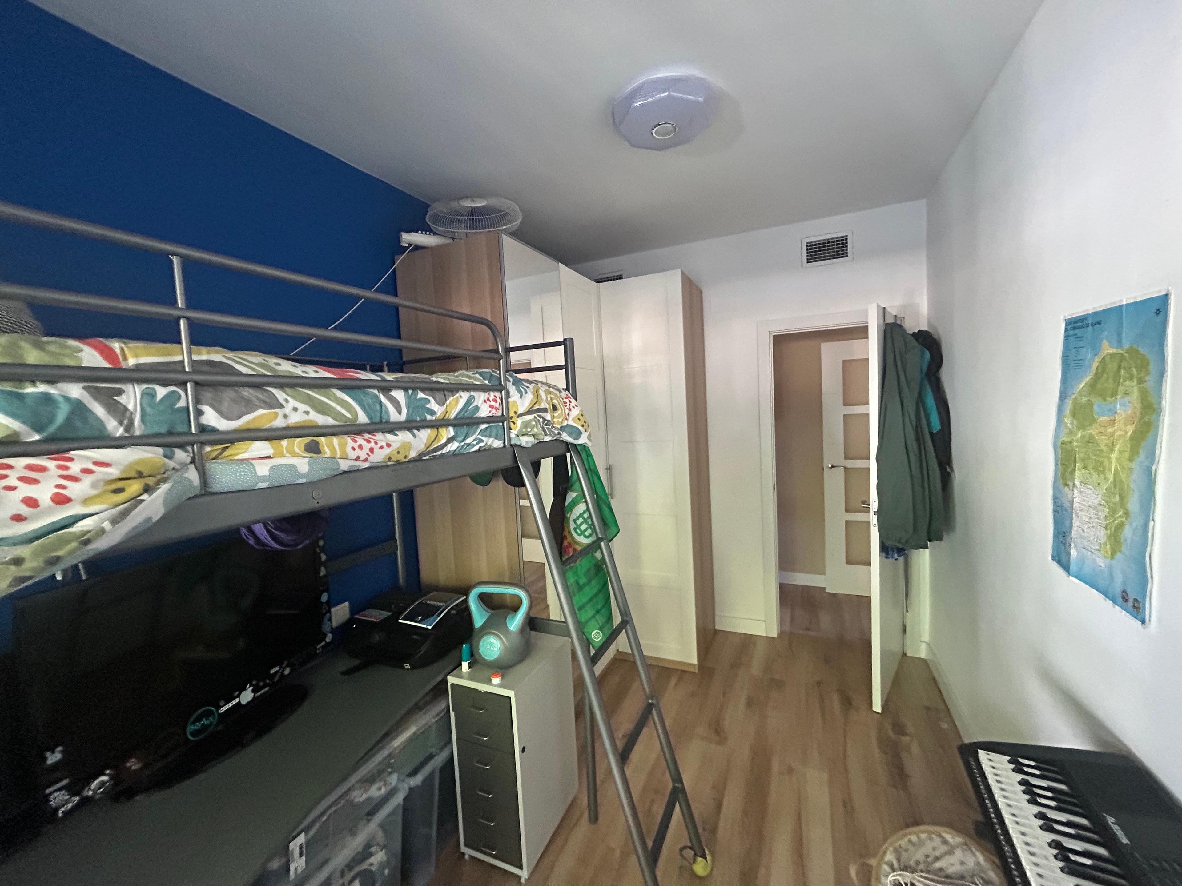 Piso en Venta en Calle Hermanas Mirabal - 12