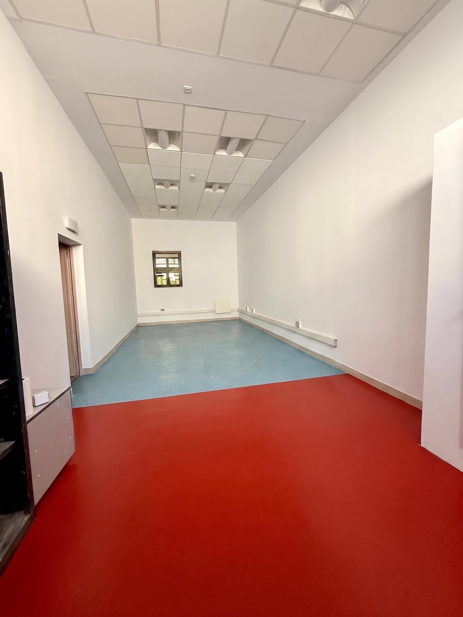 Edificio Comercial en Venta en Calle Valdemorillo - 22