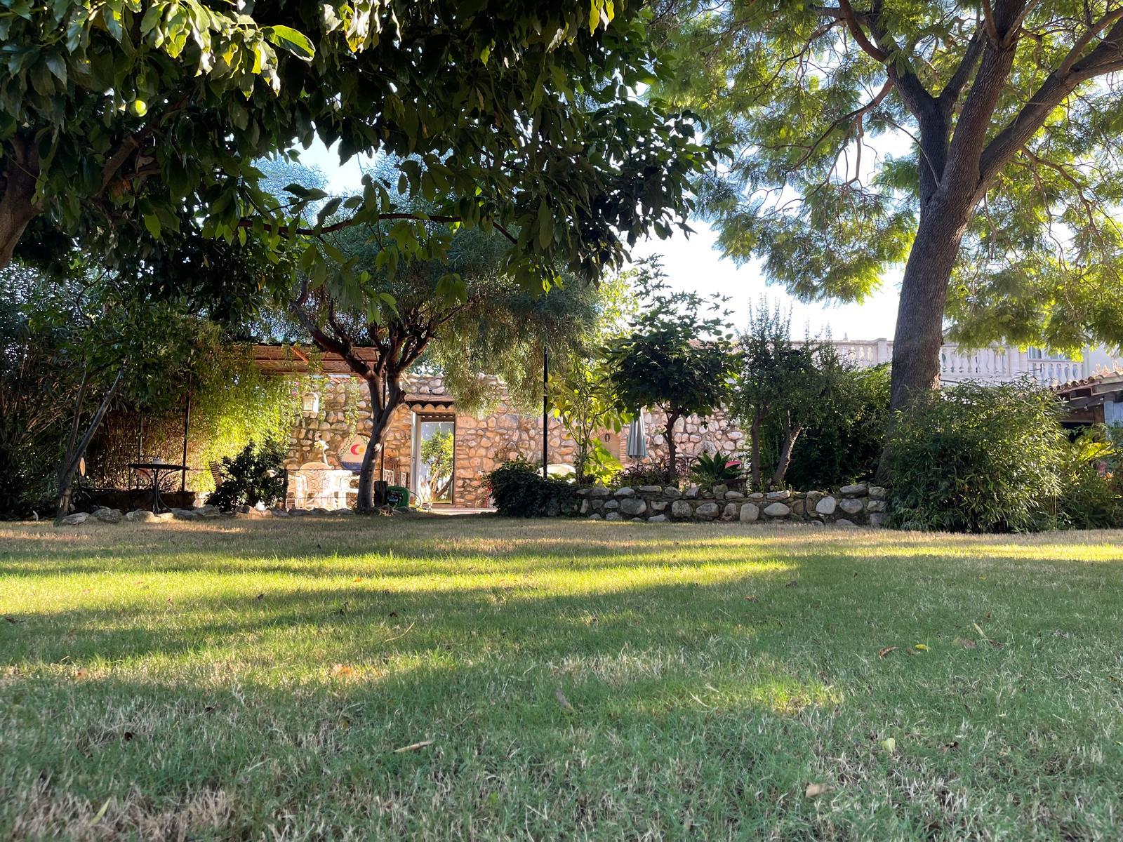 Casa Rústica en Venta en Calle Poeta García Lorca - 18