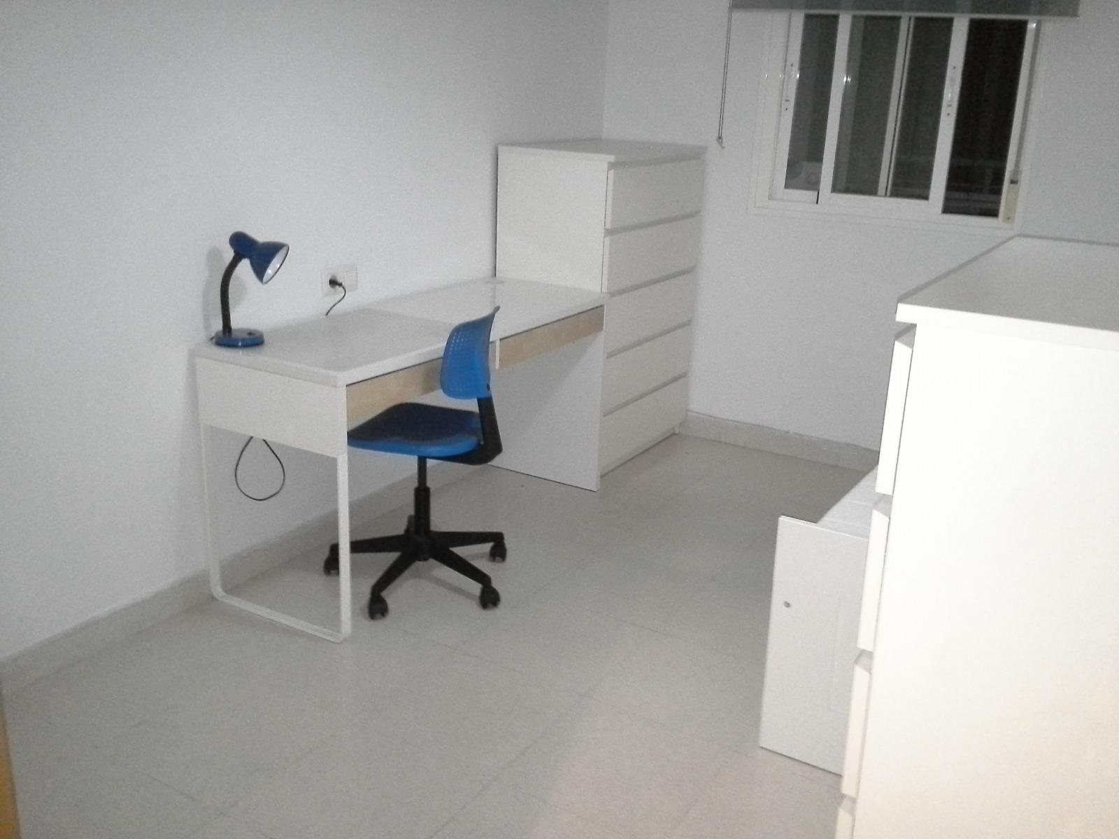 Piso en Venta en Avenida del Editor Ángel Caffarena - 6