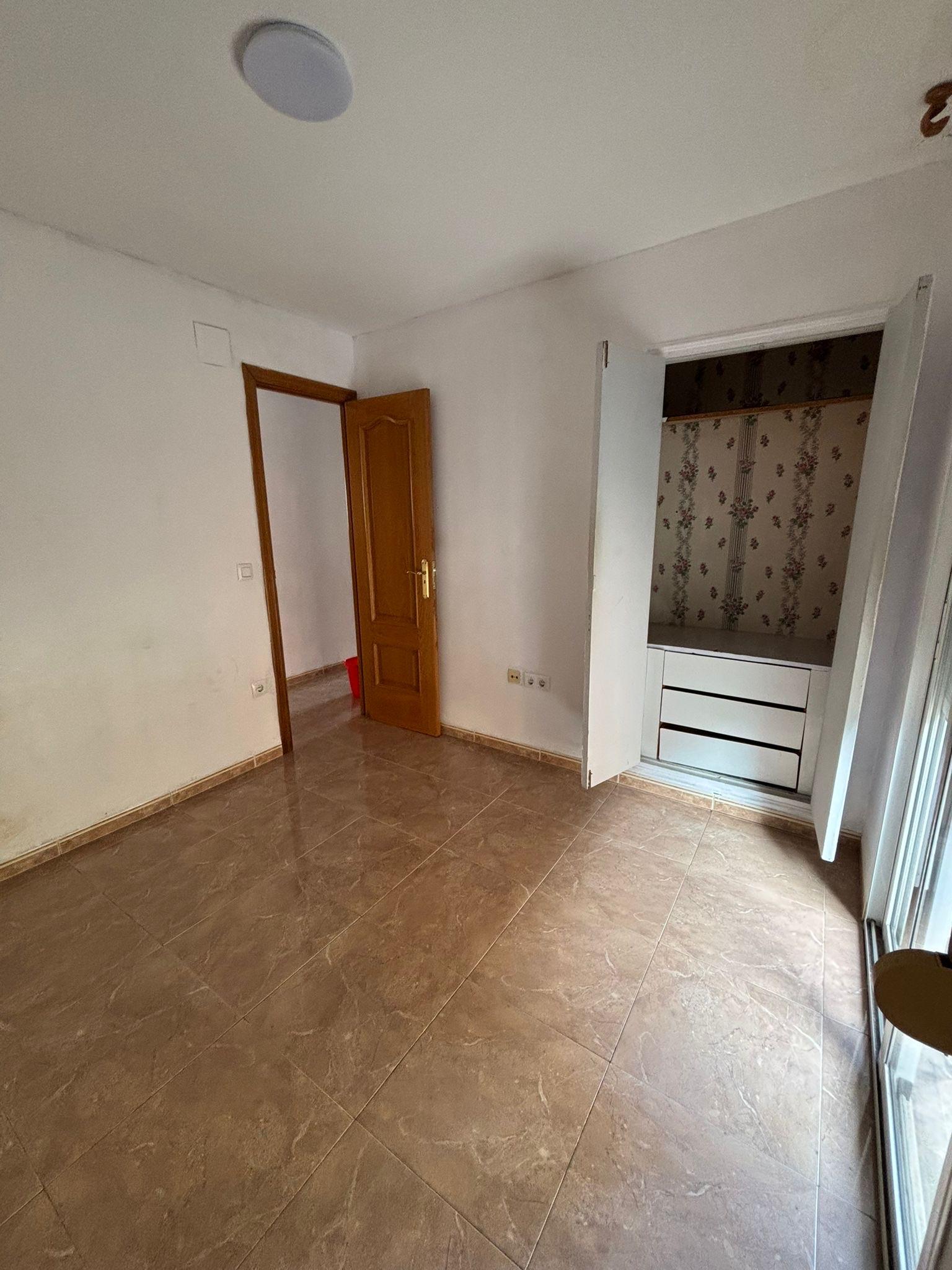 Piso en Venta en Carrer de Pedreguer - 5