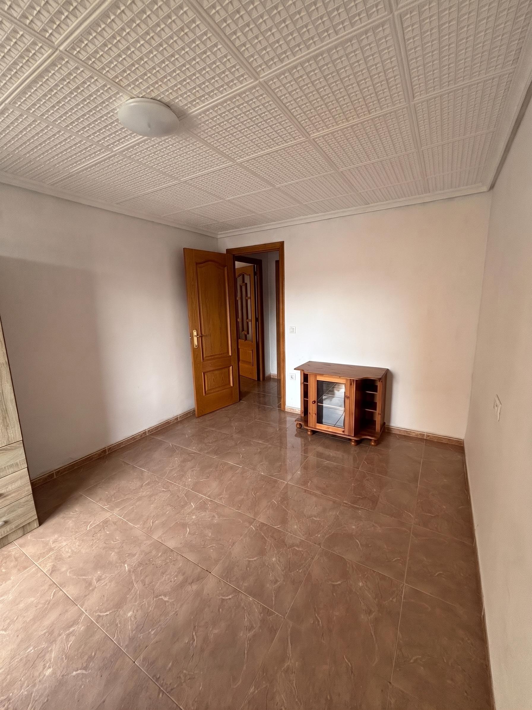 Piso en Venta en Carrer de Pedreguer - 12