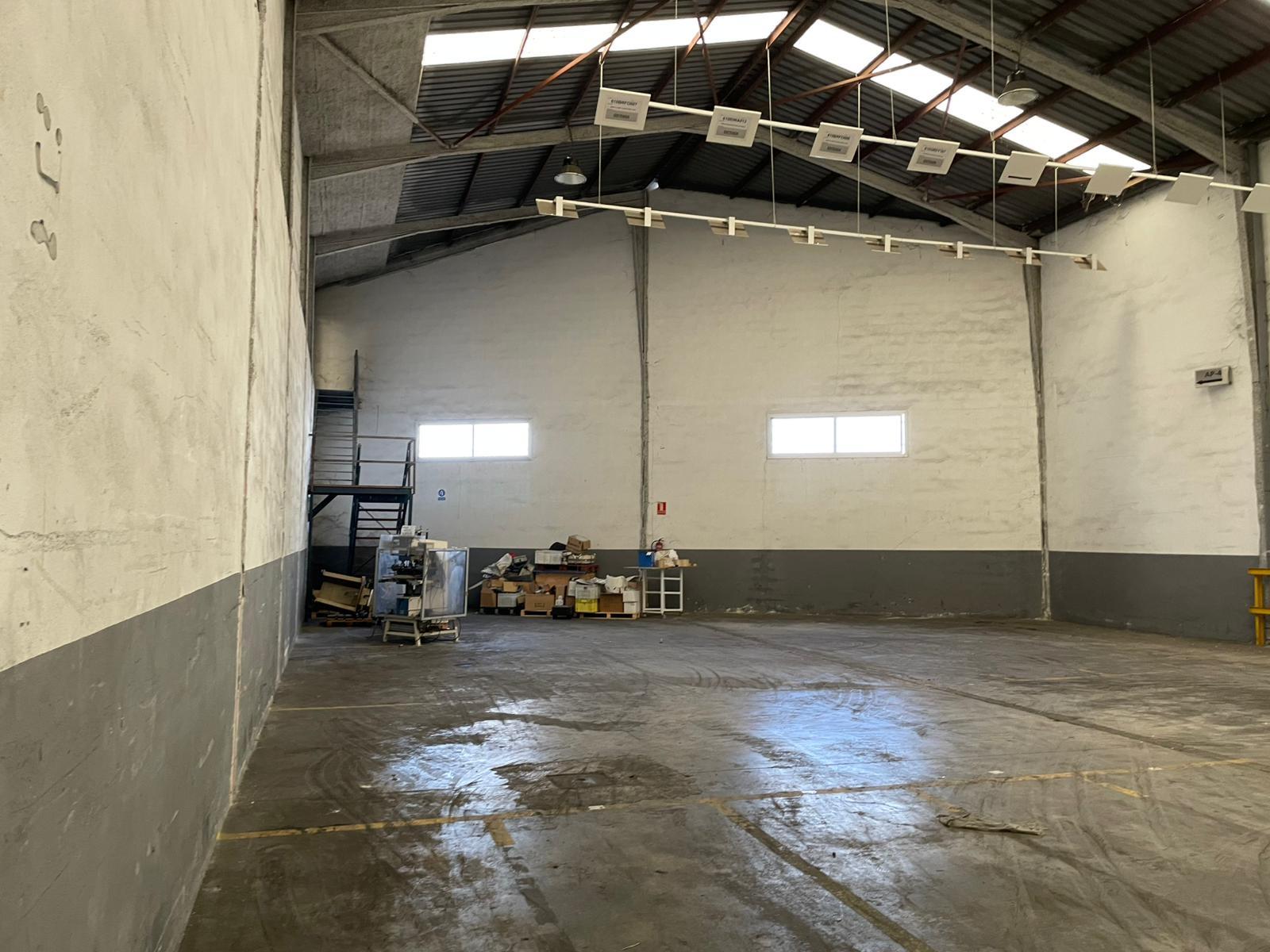 Factory en Alquiler en Calle Cami Vell de Silla - 4