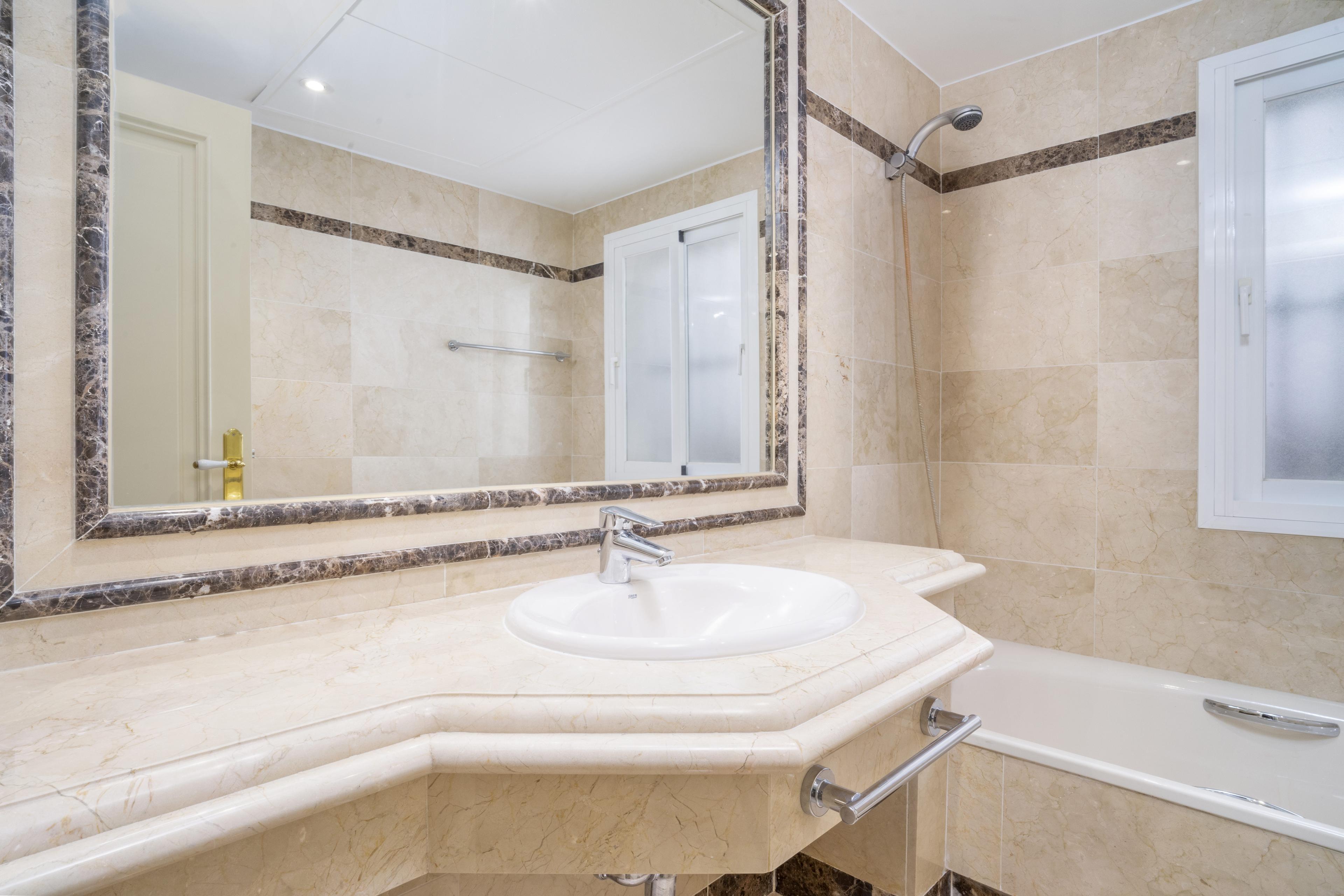 Piso en Venta en Calle Lago de los Cisnes - 13