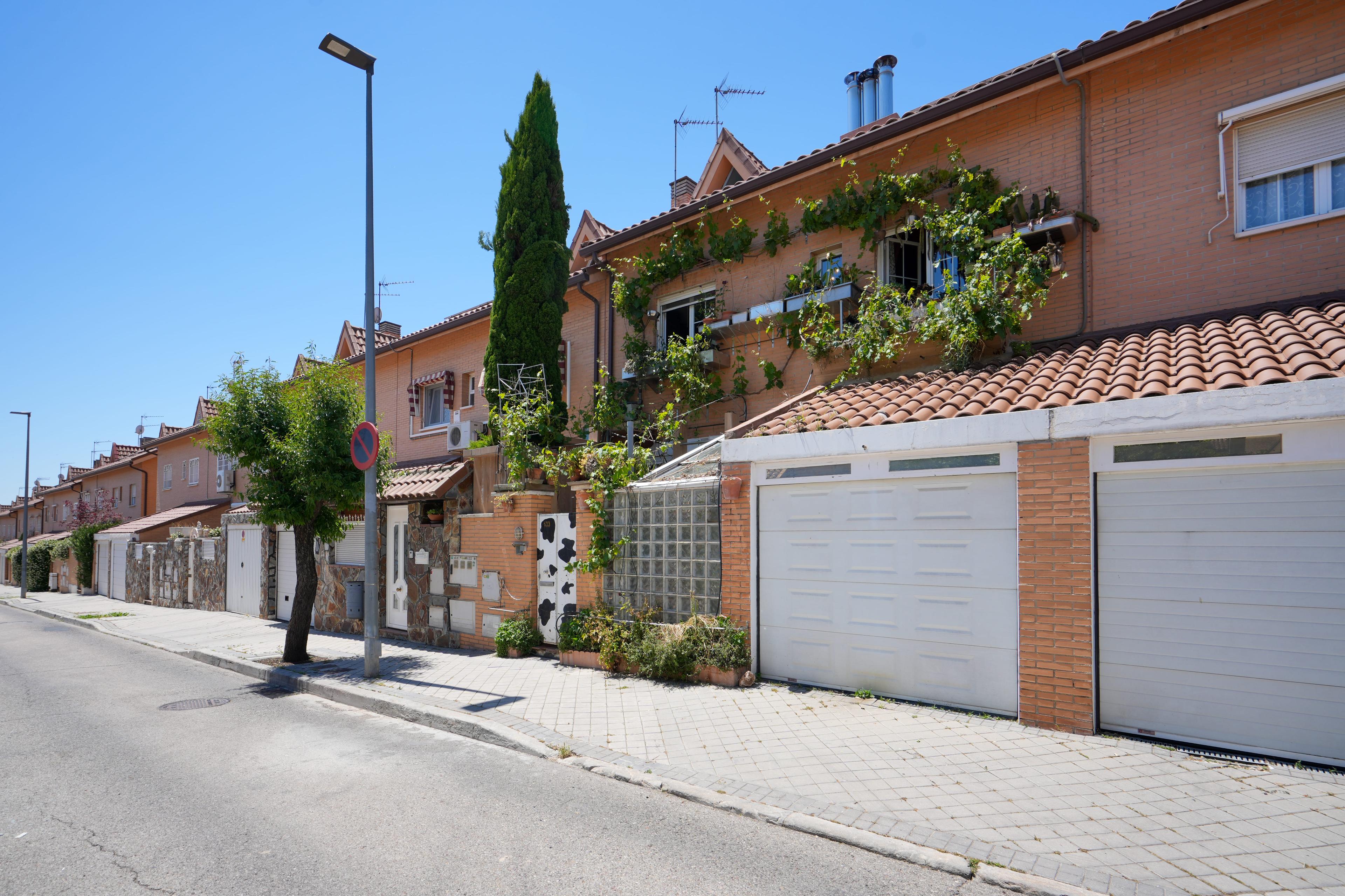 Casa Adosada en Venta en Calle Fernando Fernán Gómez - 38