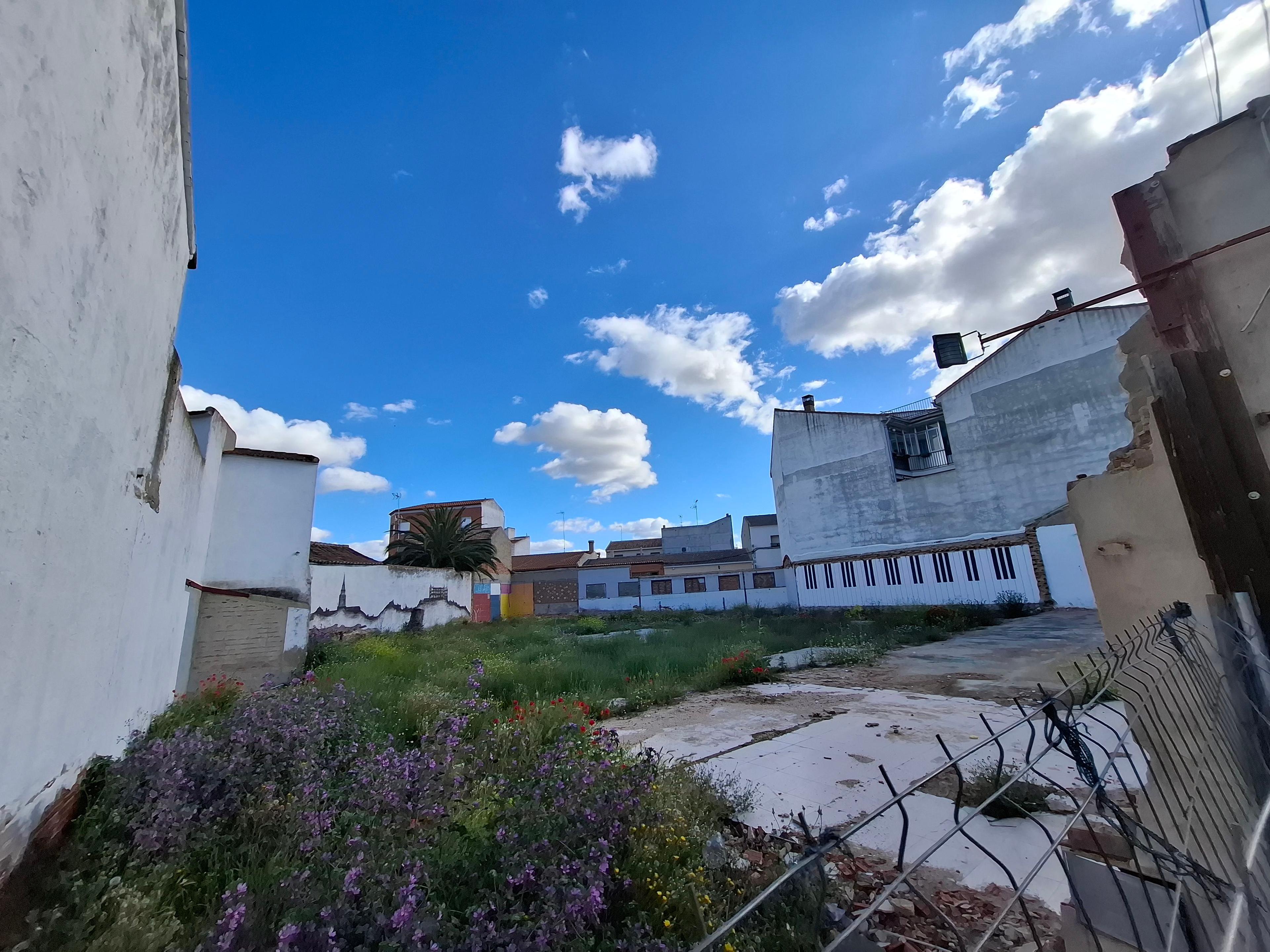 Terreno Residencial en Venta en Calle Mora - 7