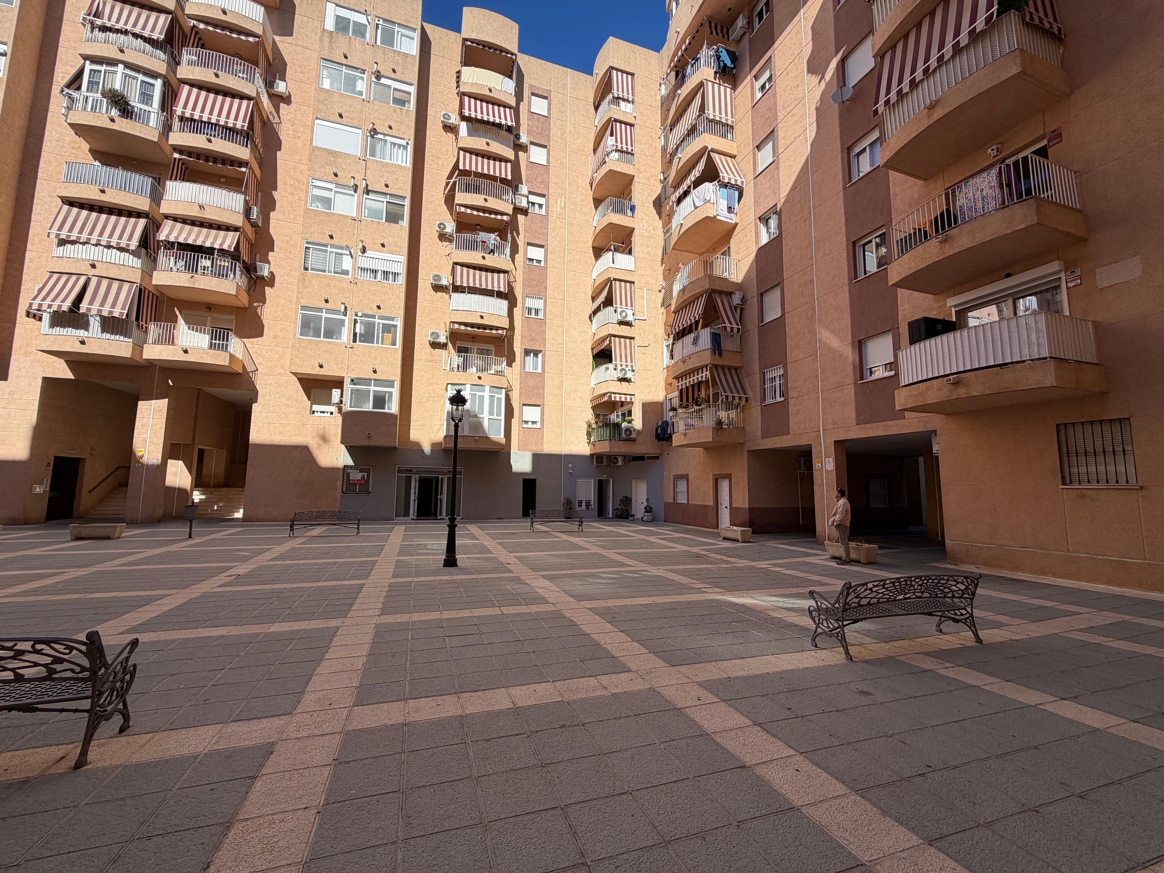 Local en Venta en Residencial Sierra de Estepona - 1