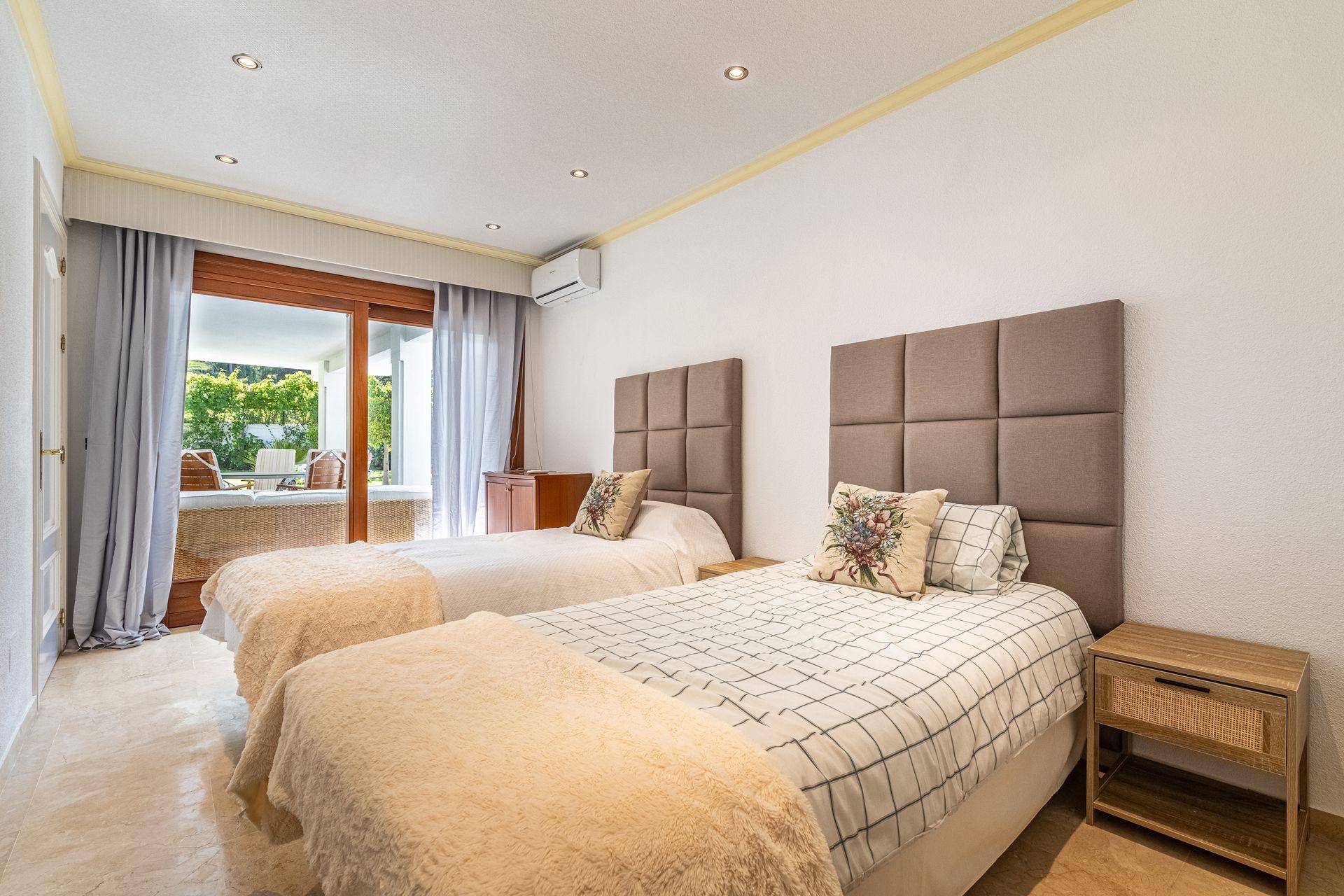 Villa en Venta en Calle Támesis - 18