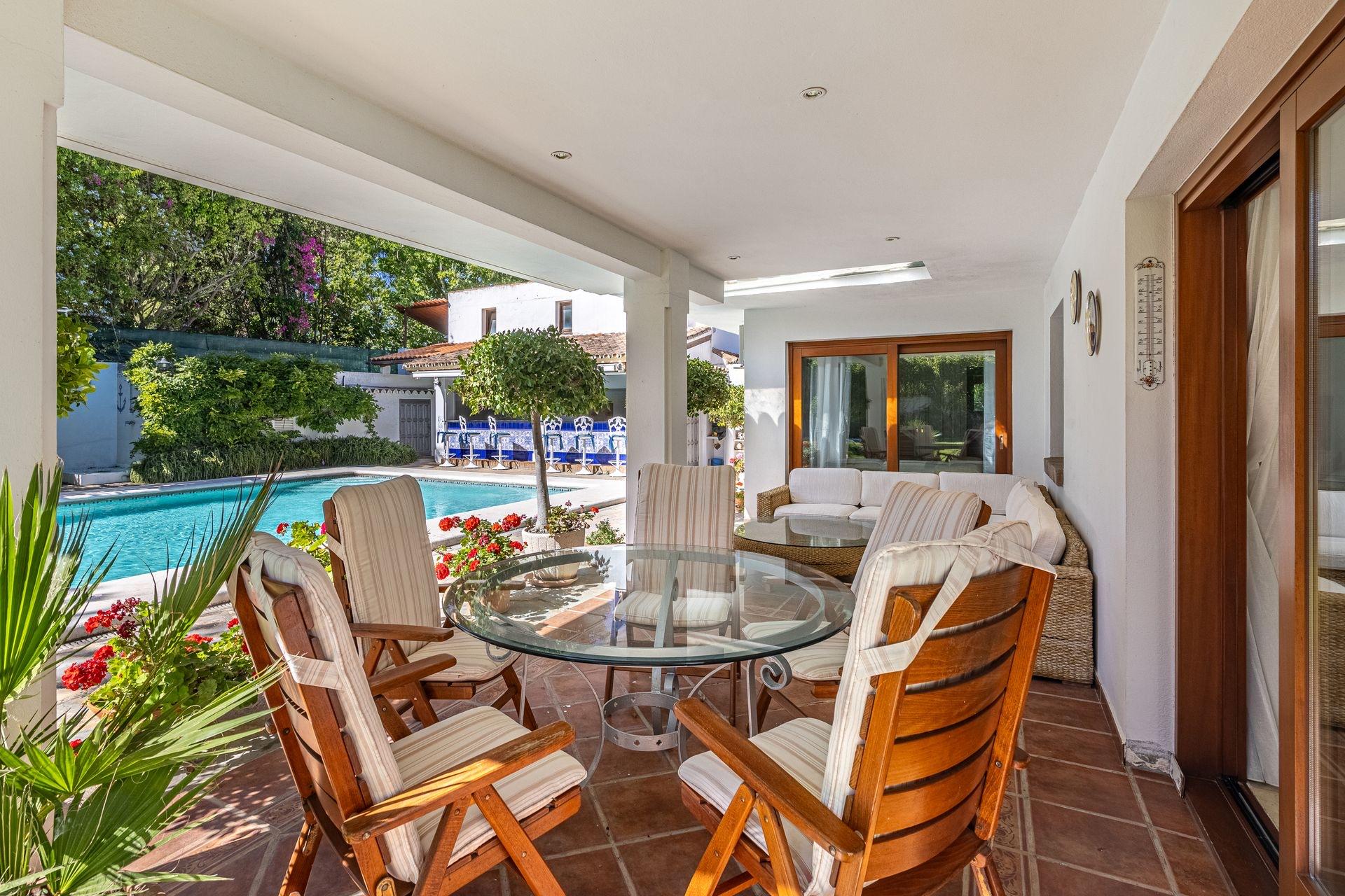 Villa en Venta en Calle Támesis - 10