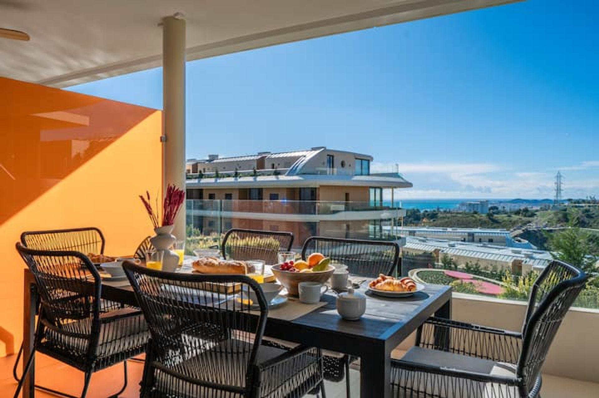 Piso en Venta - Avenida Fuengirola - 1