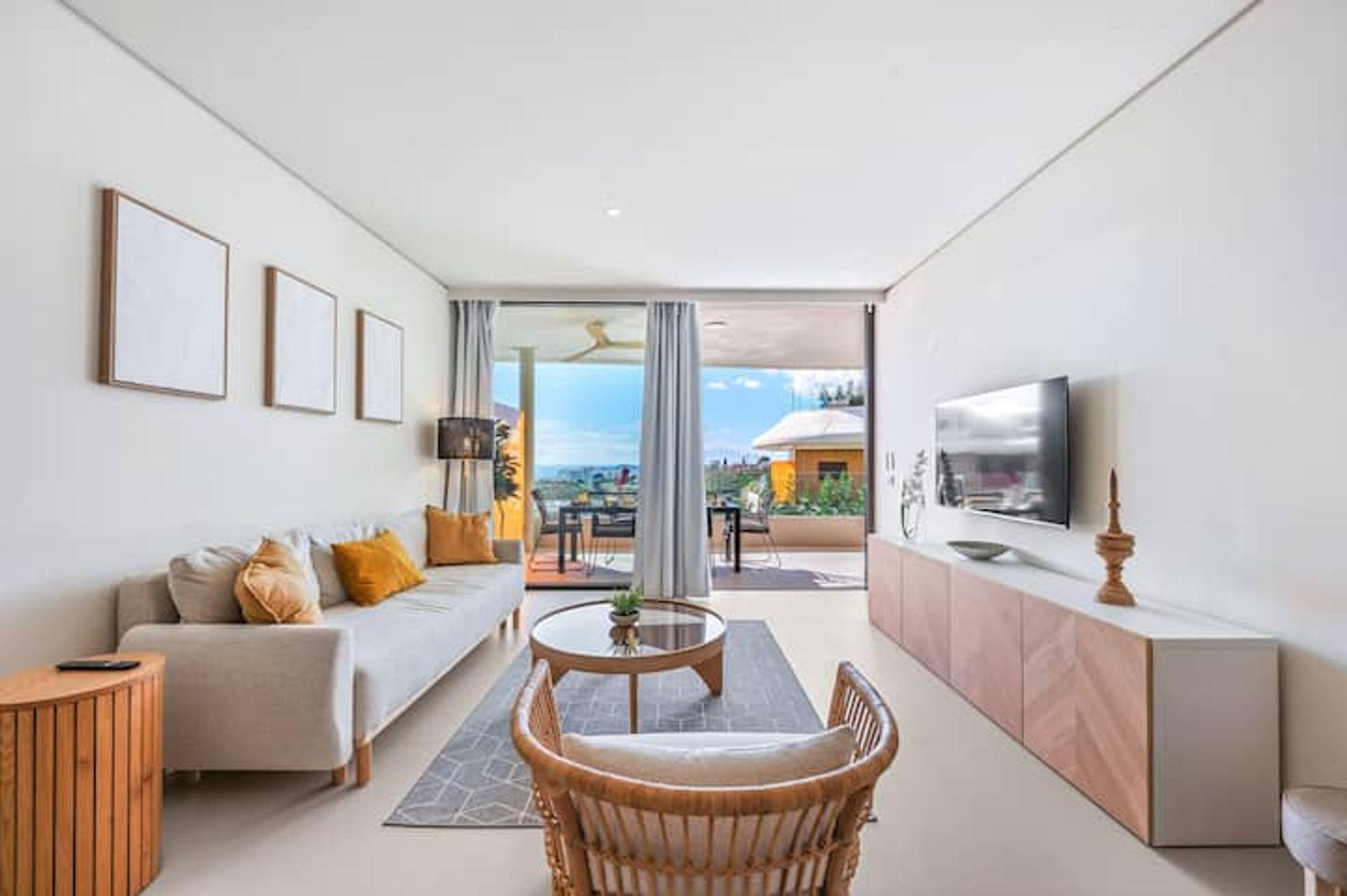 Piso en Venta - Avenida Fuengirola - 2