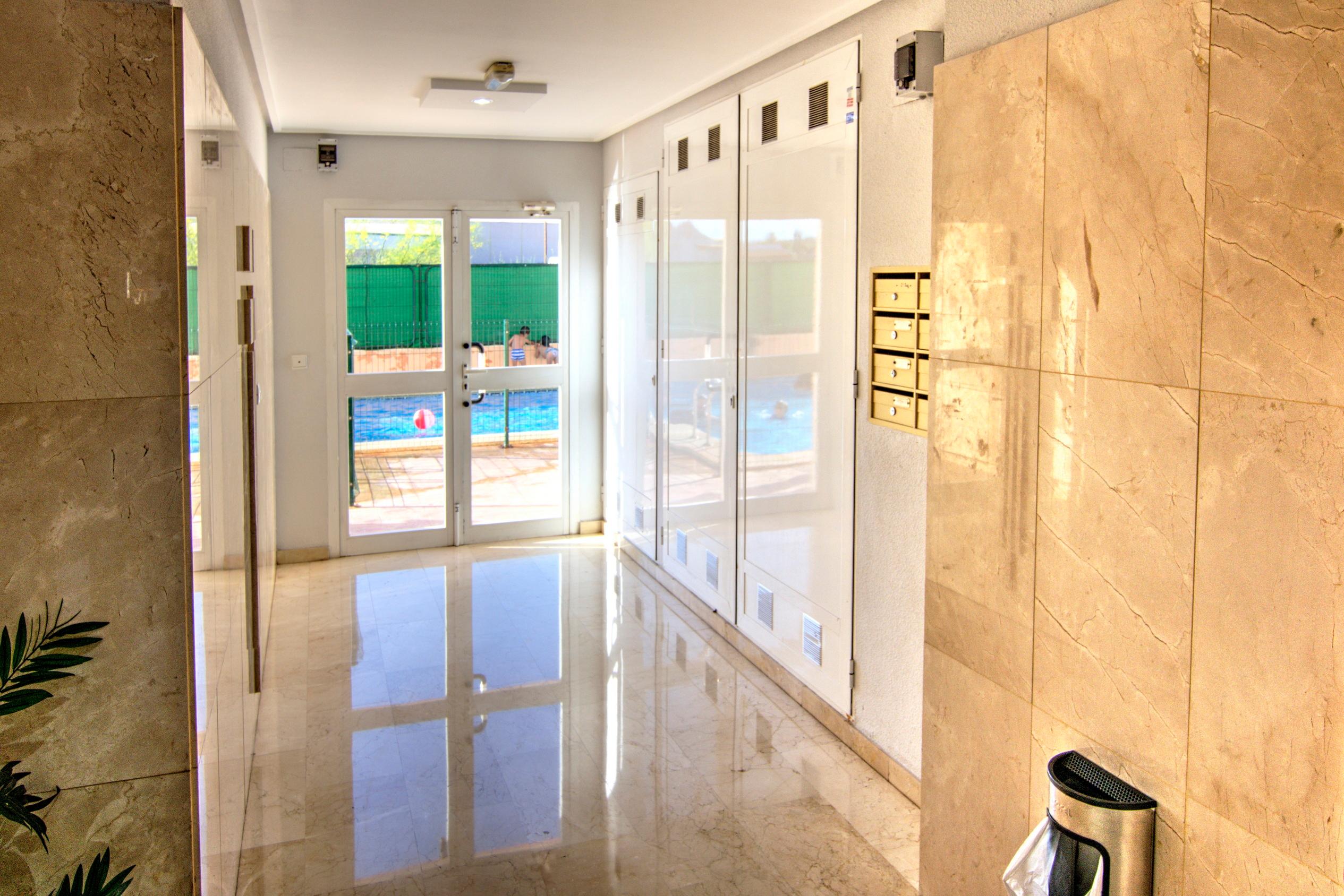 Piso en Venta en Calle Novelda - 32