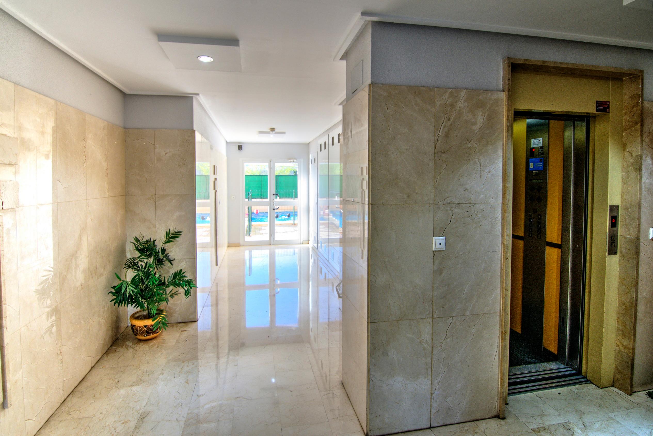 Piso en Venta en Calle Novelda - 31