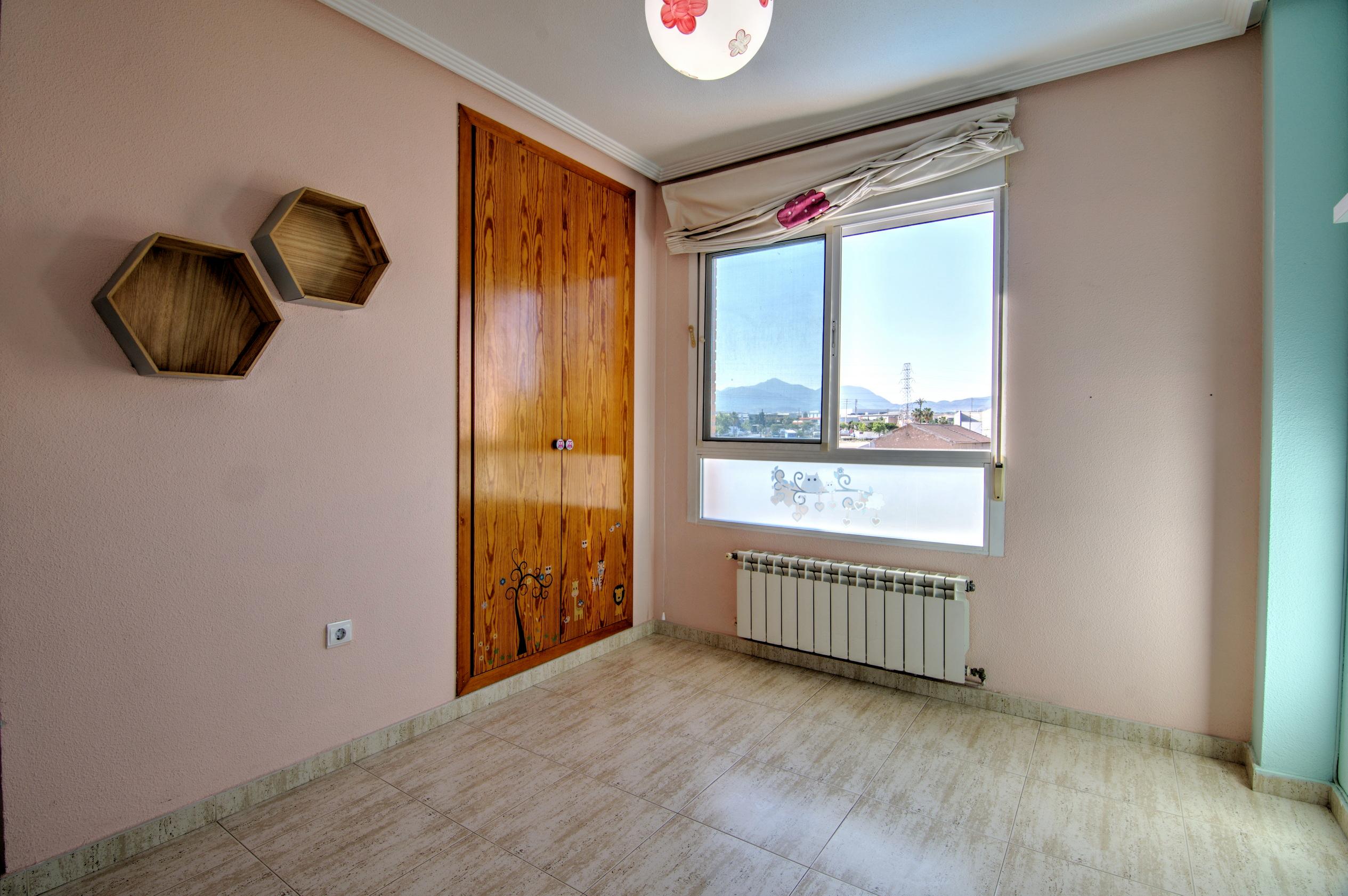Piso en Venta en Calle Novelda - 23