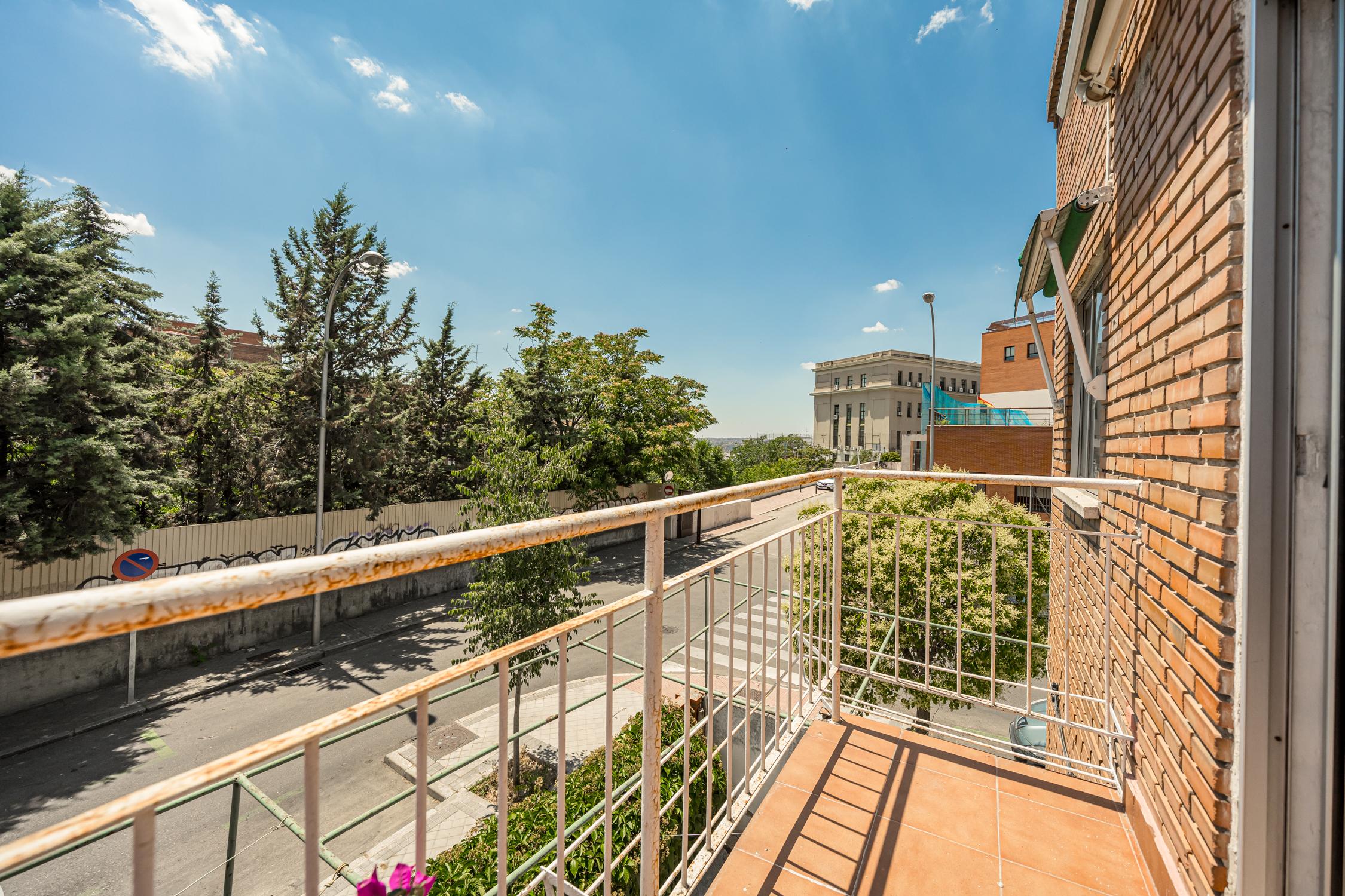 House en Venta en Calle De Luis Camoens - 33
