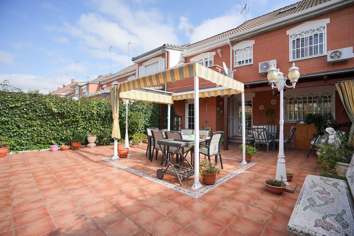 https://docs-cdn.huspy.net/01KTNTRSXC3BWE8A3WKC55NY04