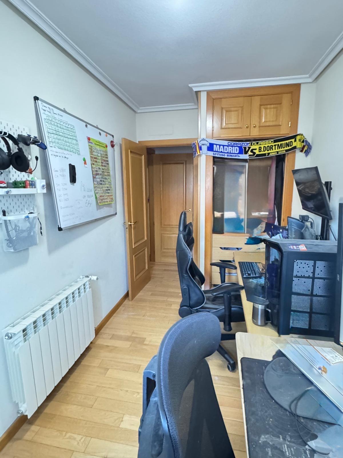 Piso en Venta en Calle Leonardo da Vinci - 19
