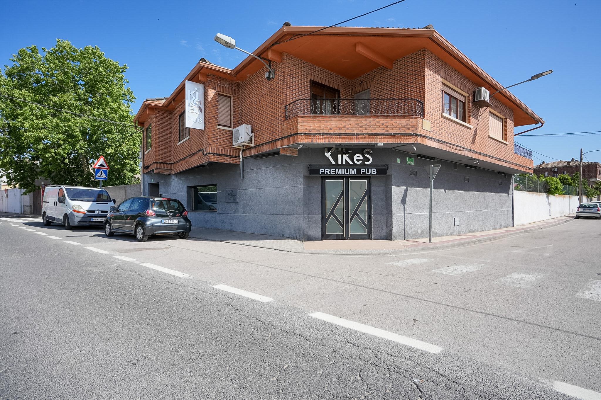 Local en Venta en Calle Madrid - 8