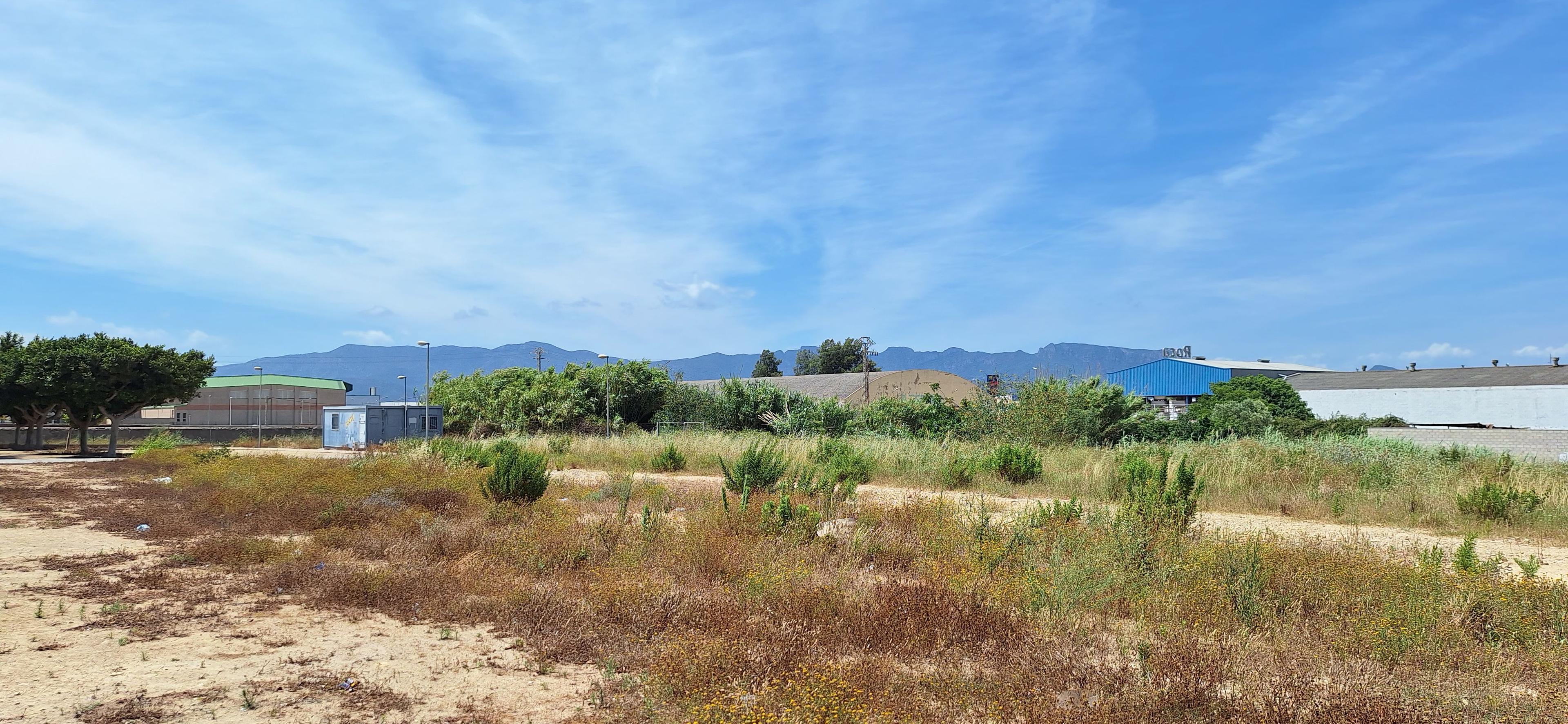 Terreno Comercial en Venta en Carrer dels Bombers - 3