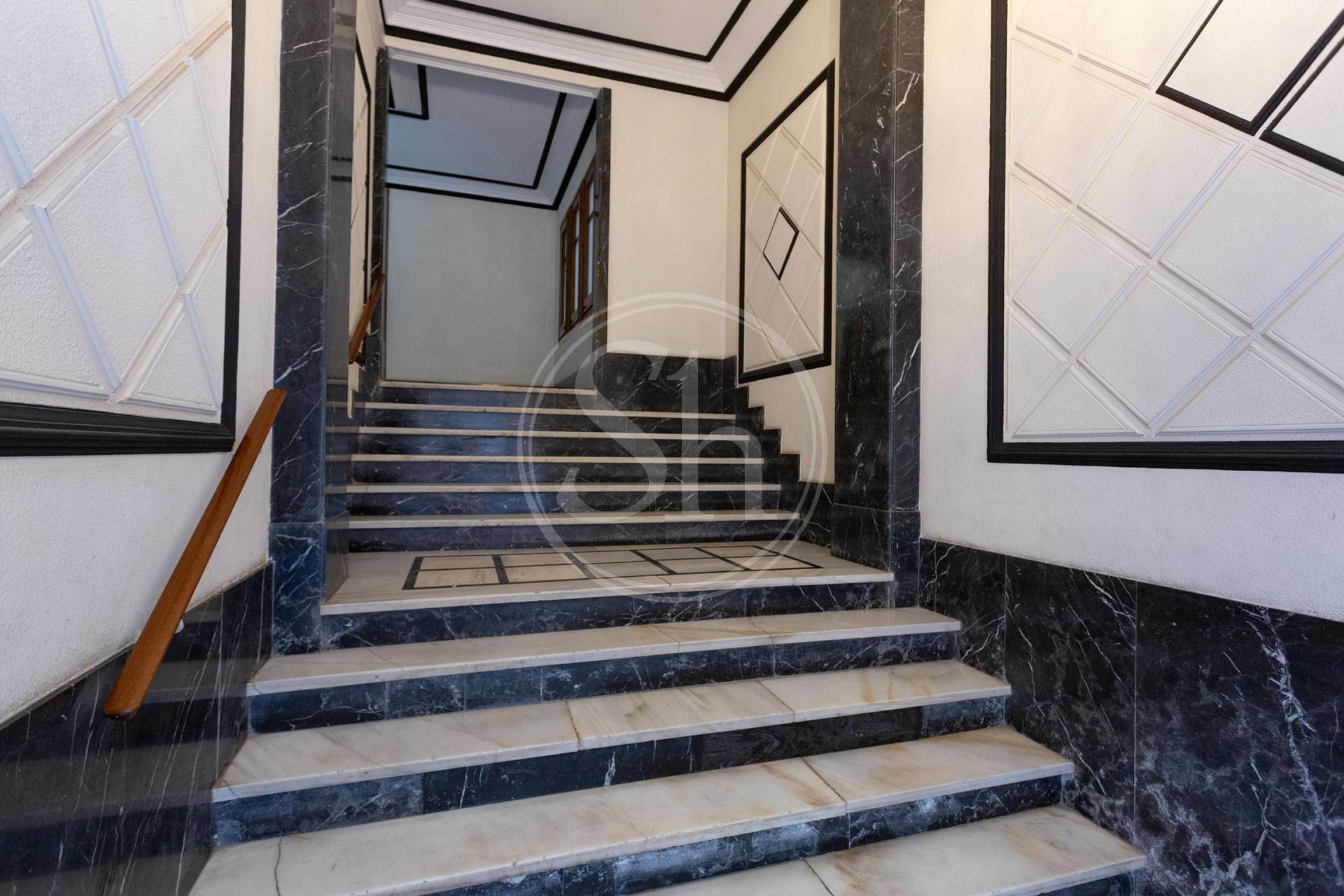 Piso en Alquiler en Carrer de Regàs - 21