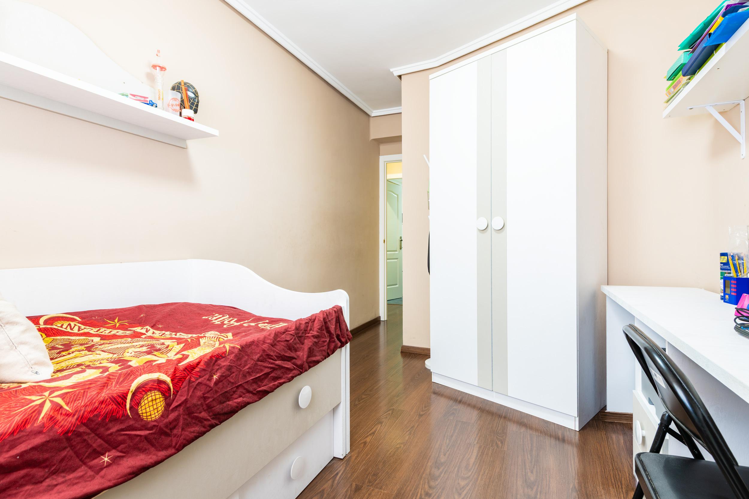 Piso en Venta en Carrer de Torres Torres - 13