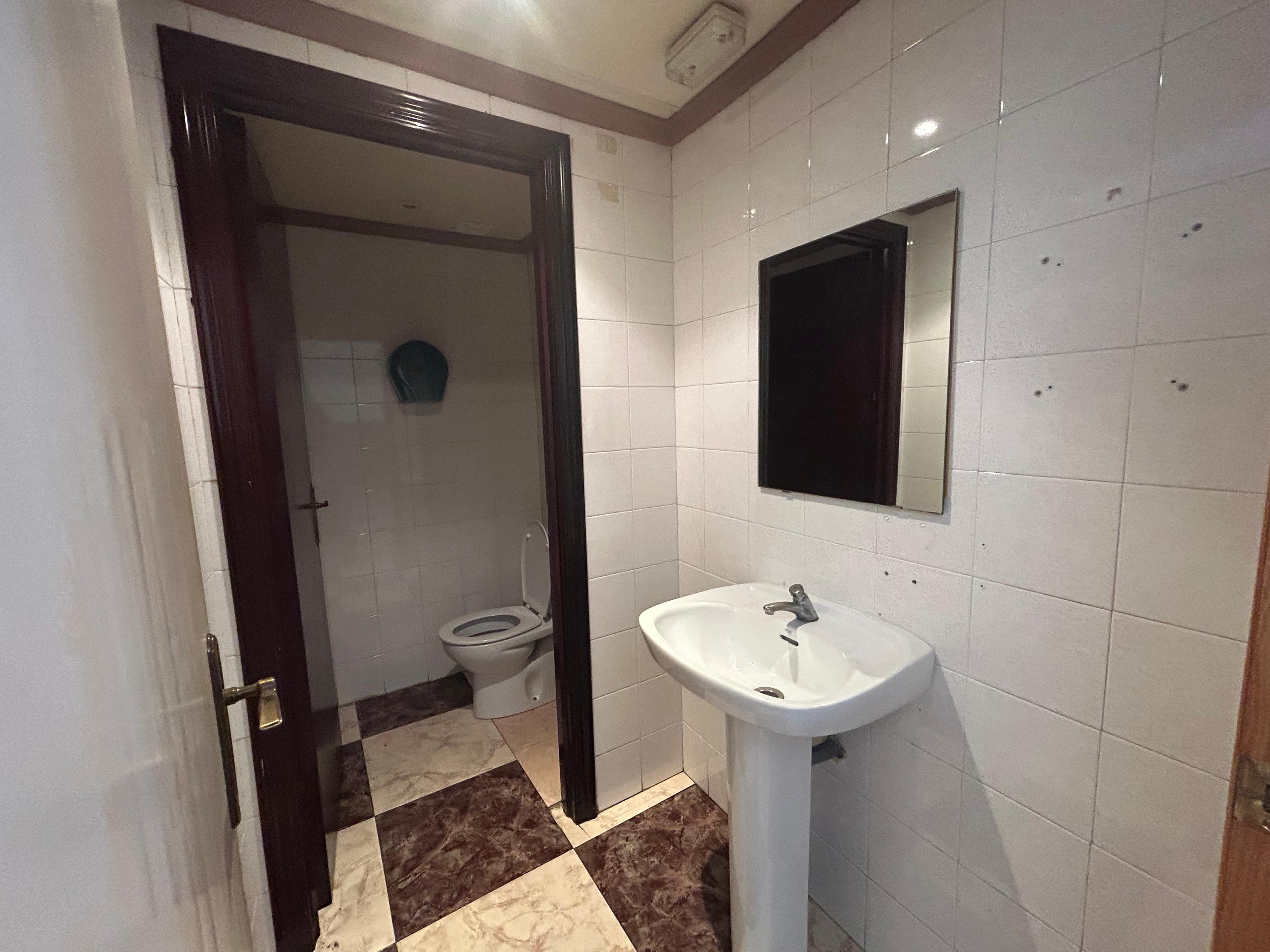 Local en Venta en Avenida Marques de Lacy - 4
