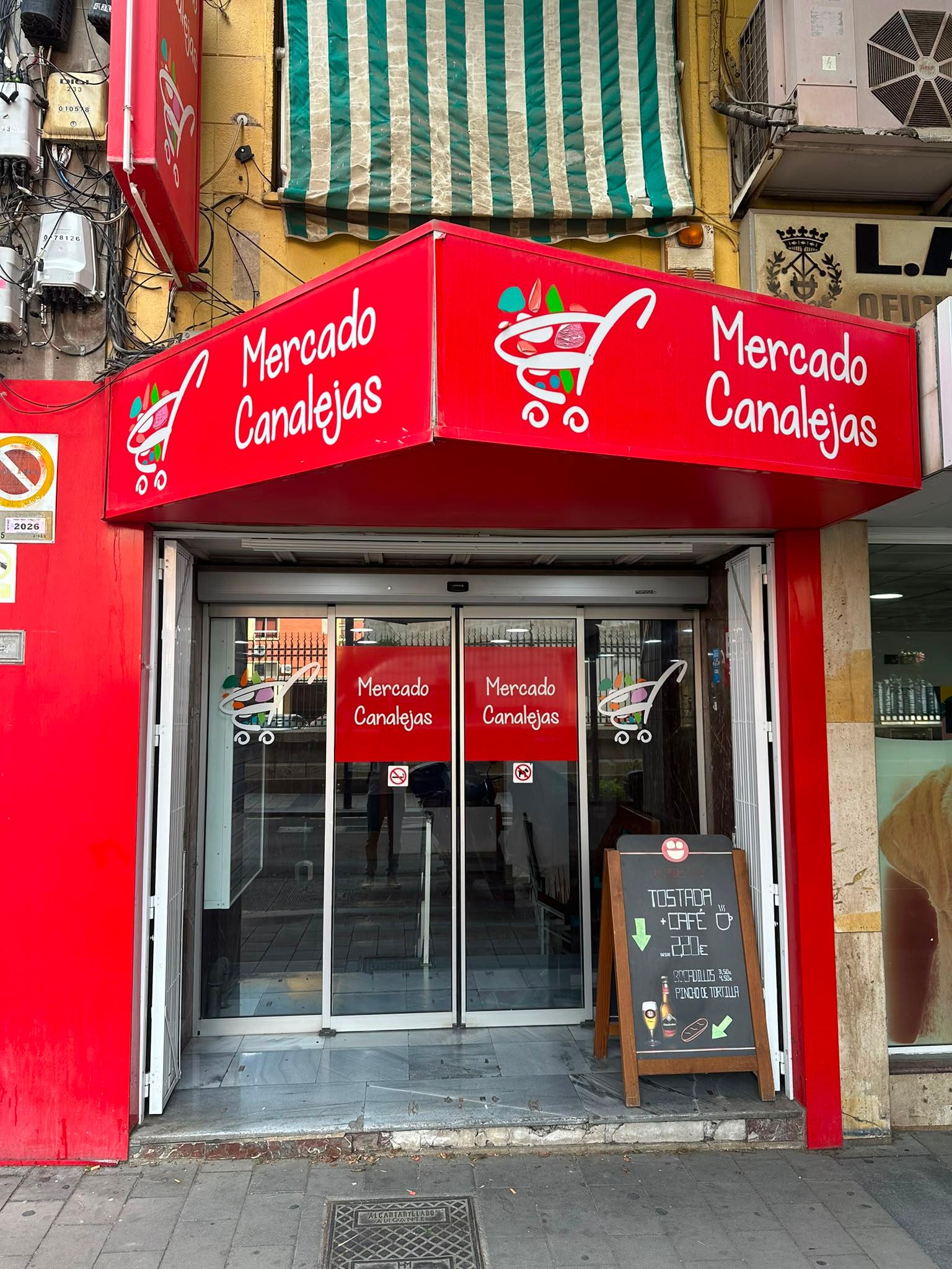 Local en Alquiler en Carrer Arquebisbe Loaces - 14