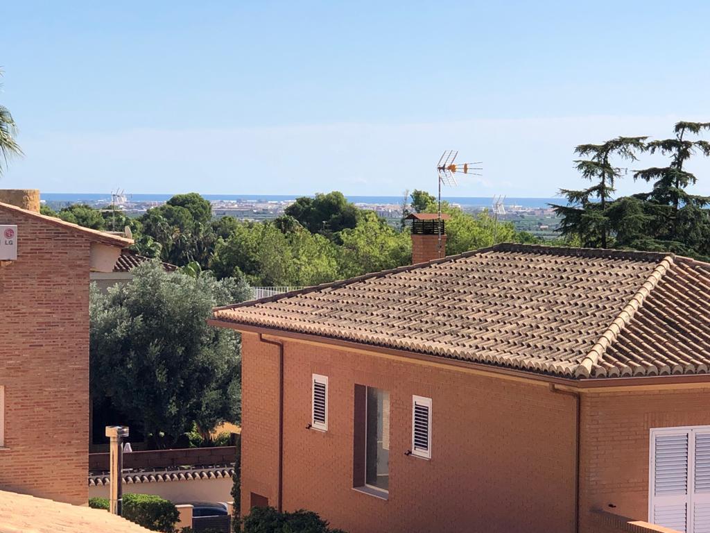 Townhouse en Alquiler en Carrer Montgó - 14