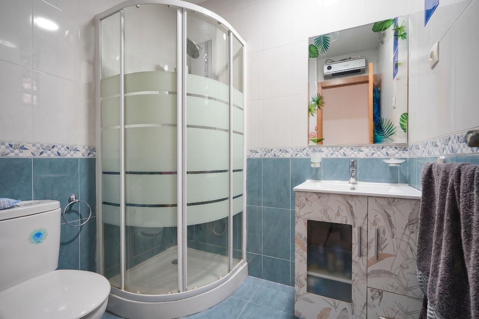Casa Adosada en Venta en Calle Valverde - 29