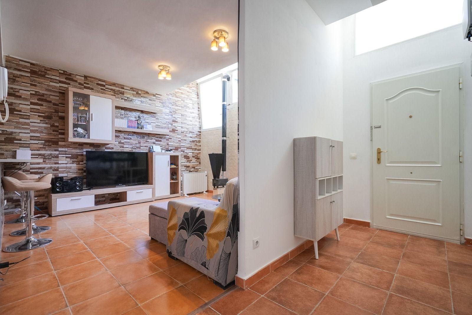 Casa Adosada en Venta en Calle Valverde - 13