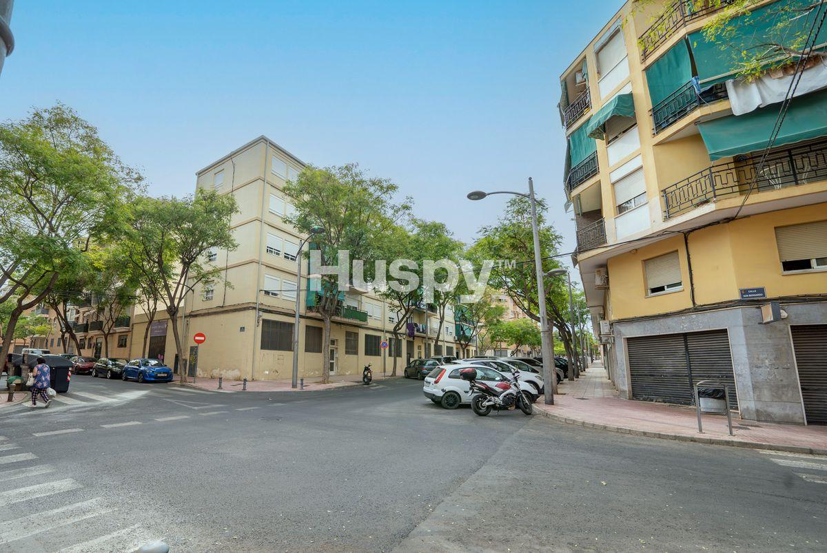 Piso en Venta en Calle Lillo Juan - 11