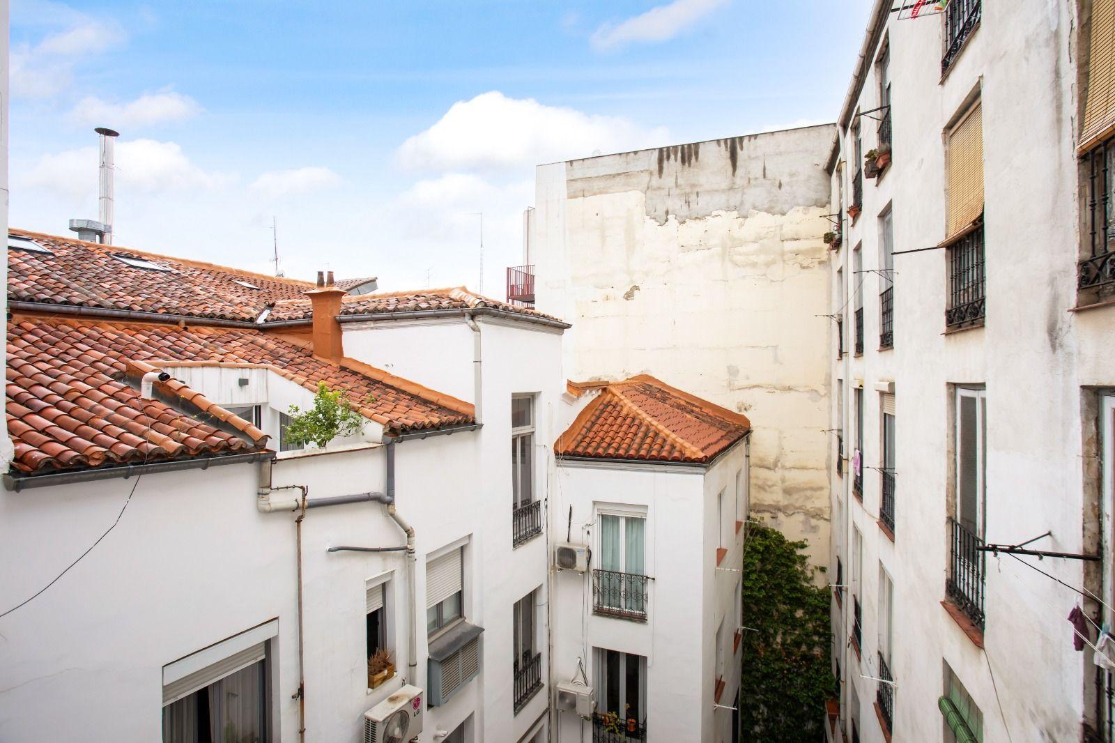 Piso en Venta en Calle de Orellana - 35