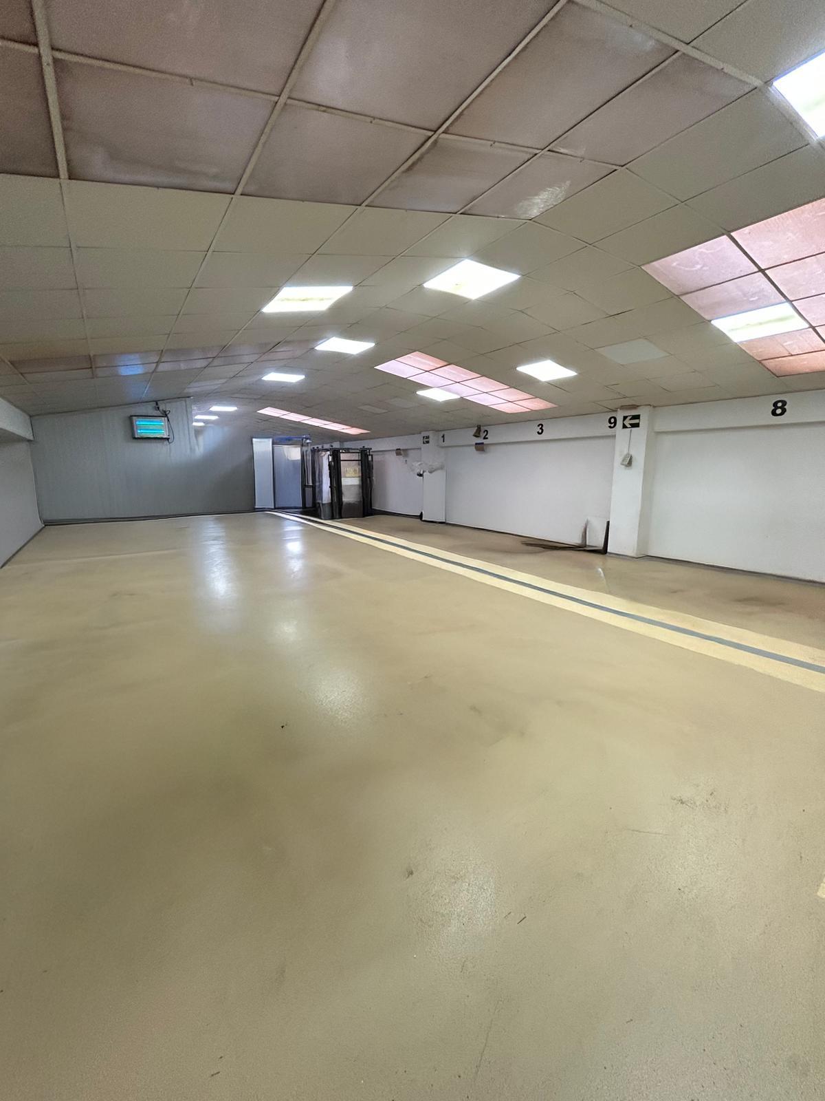 Factory en Venta en Carrer Comuna di Carrara - 3