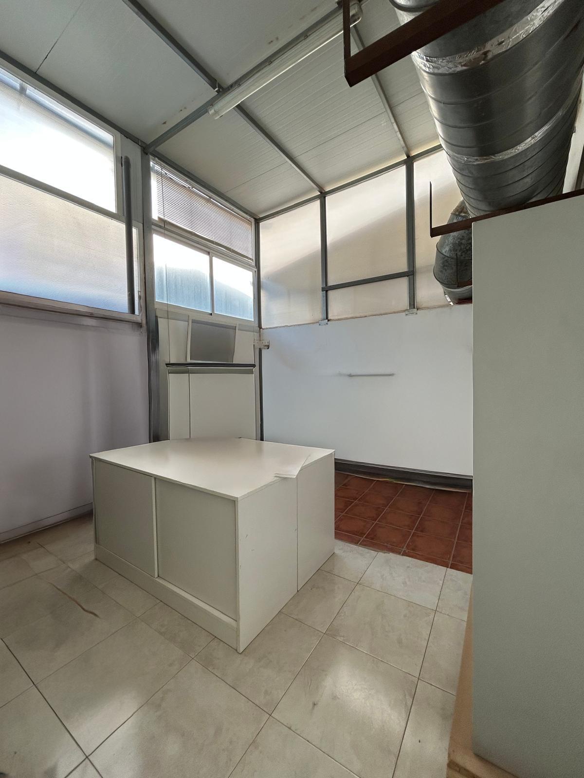 Factory en Venta en Carrer Comuna di Carrara - 4