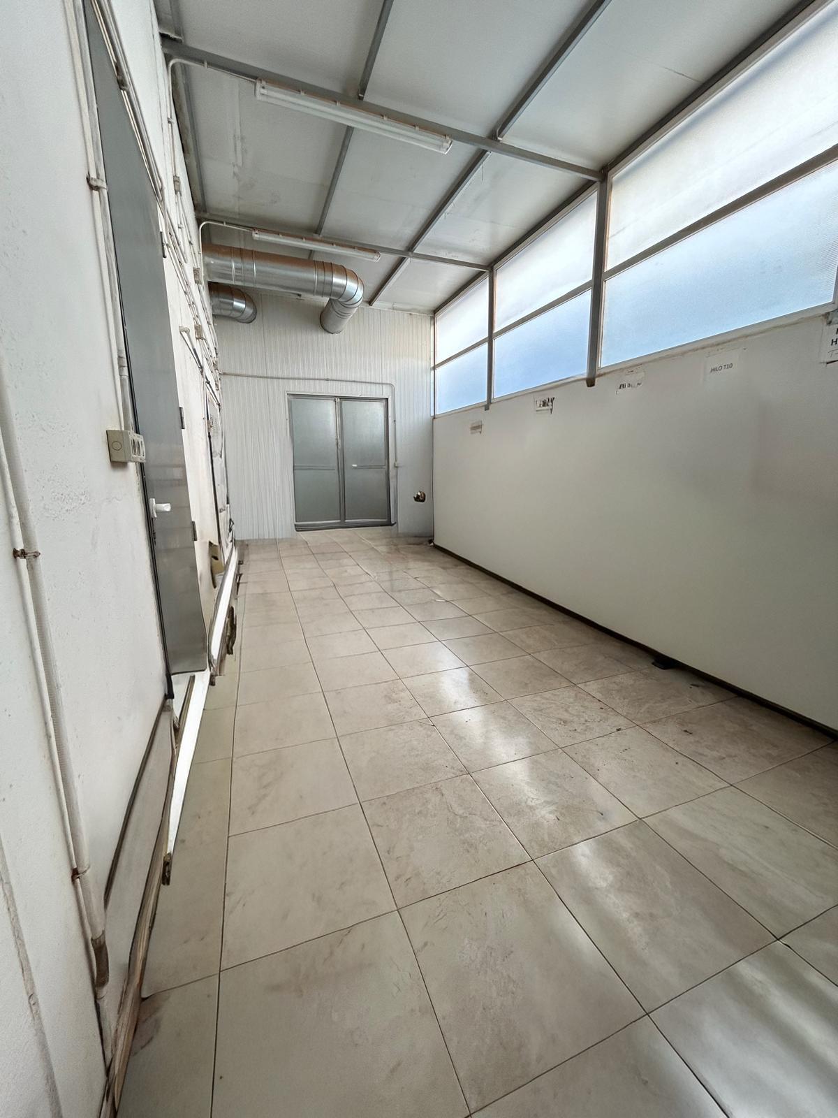 Factory en Venta en Carrer Comuna di Carrara - 9