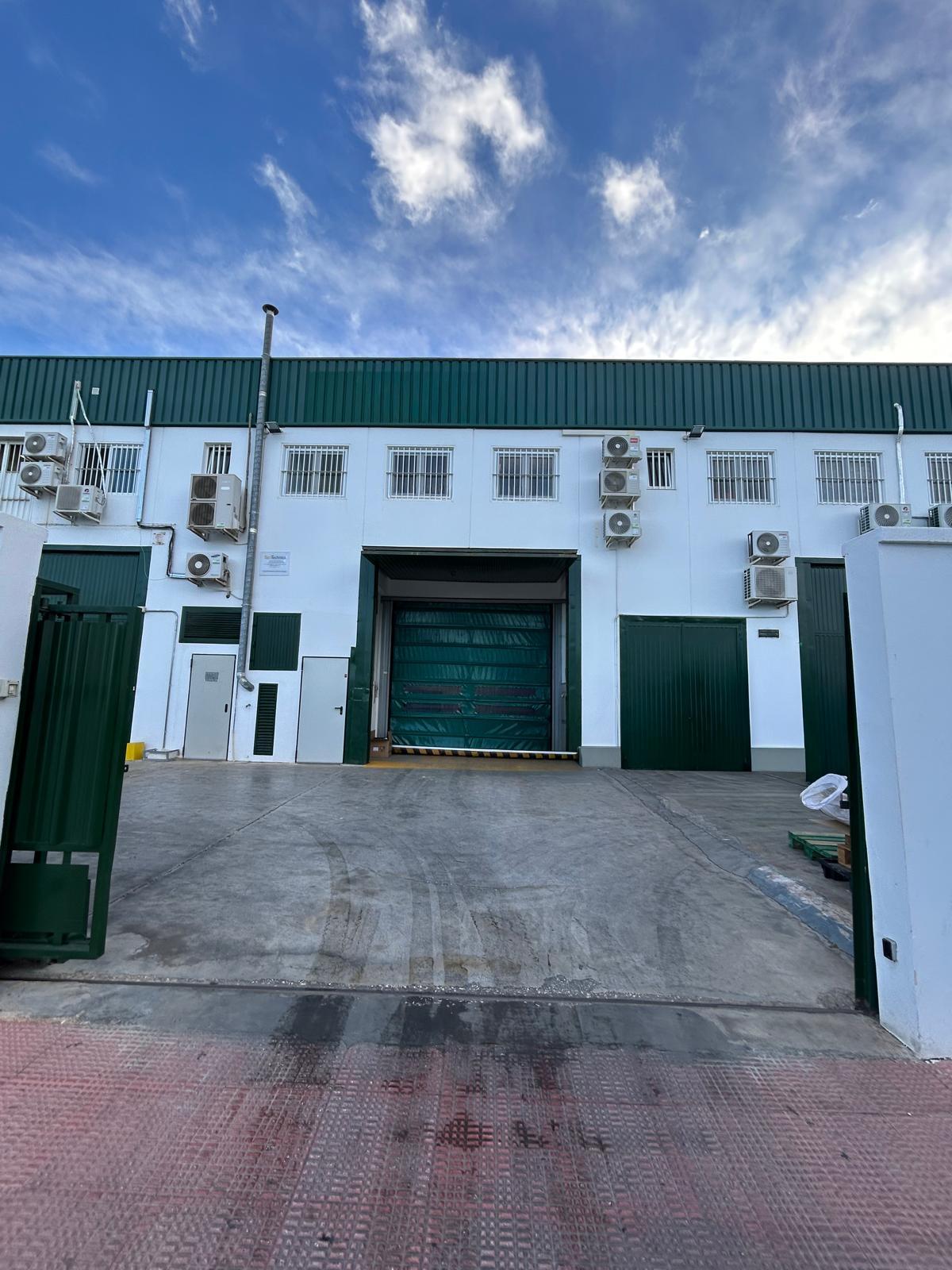 Factory en Venta en Carrer Comuna di Carrara - 13