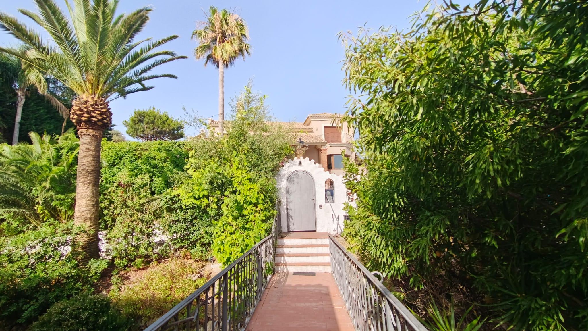Villa en Venta en Calle del Murmullo - 8