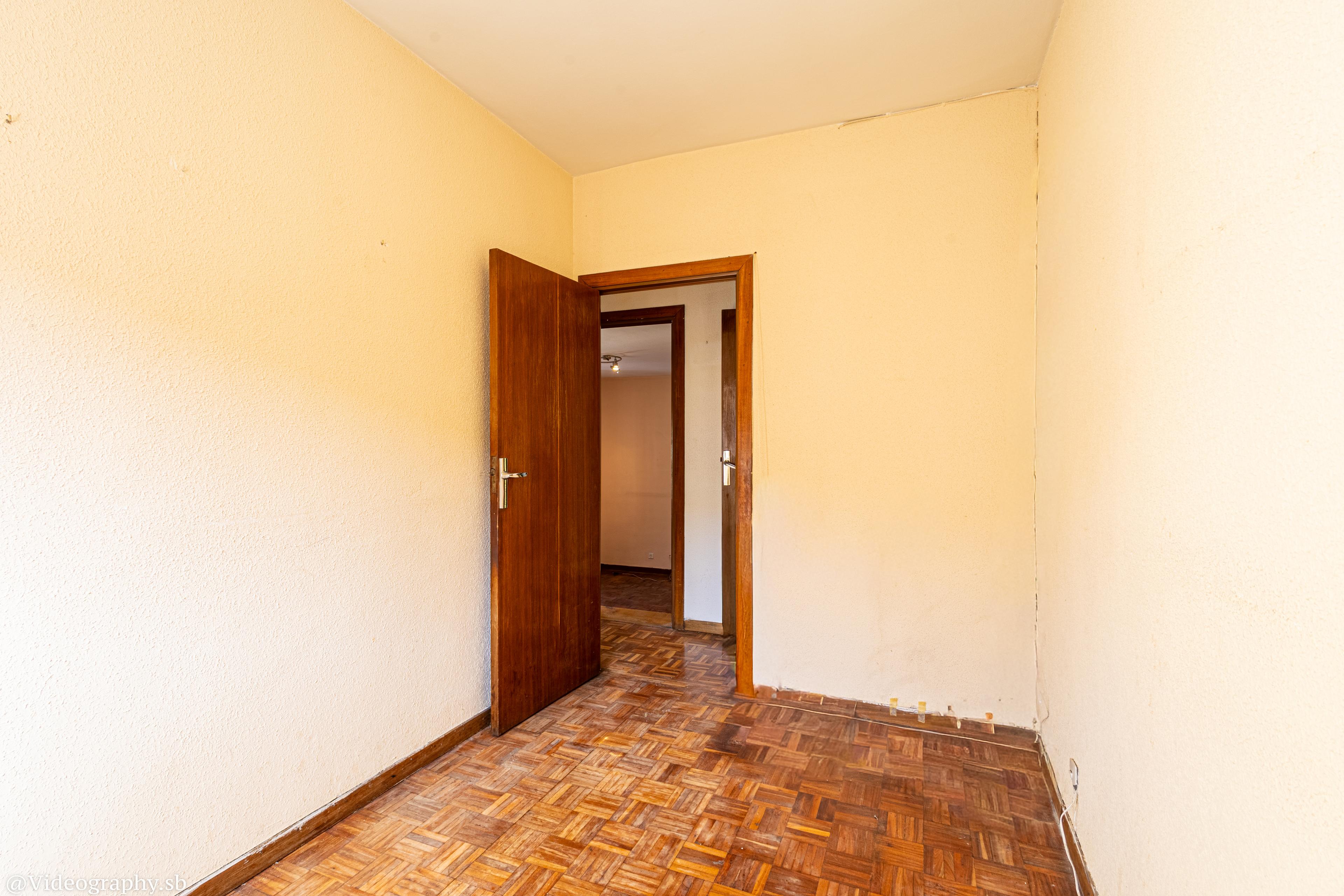 Piso en Venta - Calle de Arroyo de Fontarrón - 16